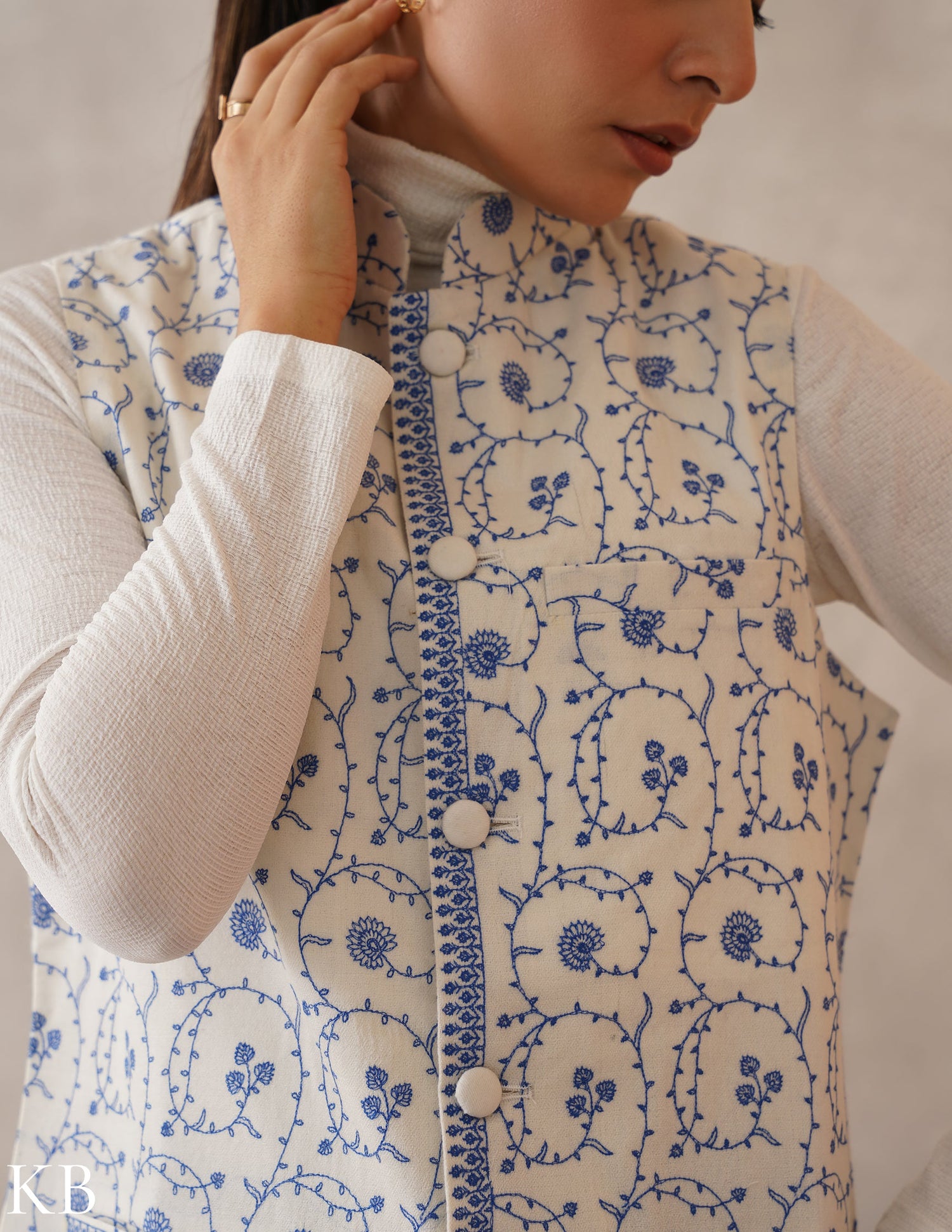 Nayaab Off-White Kashmiri Blue Sozni Fine Wool Waistcoat - Kashmir Box