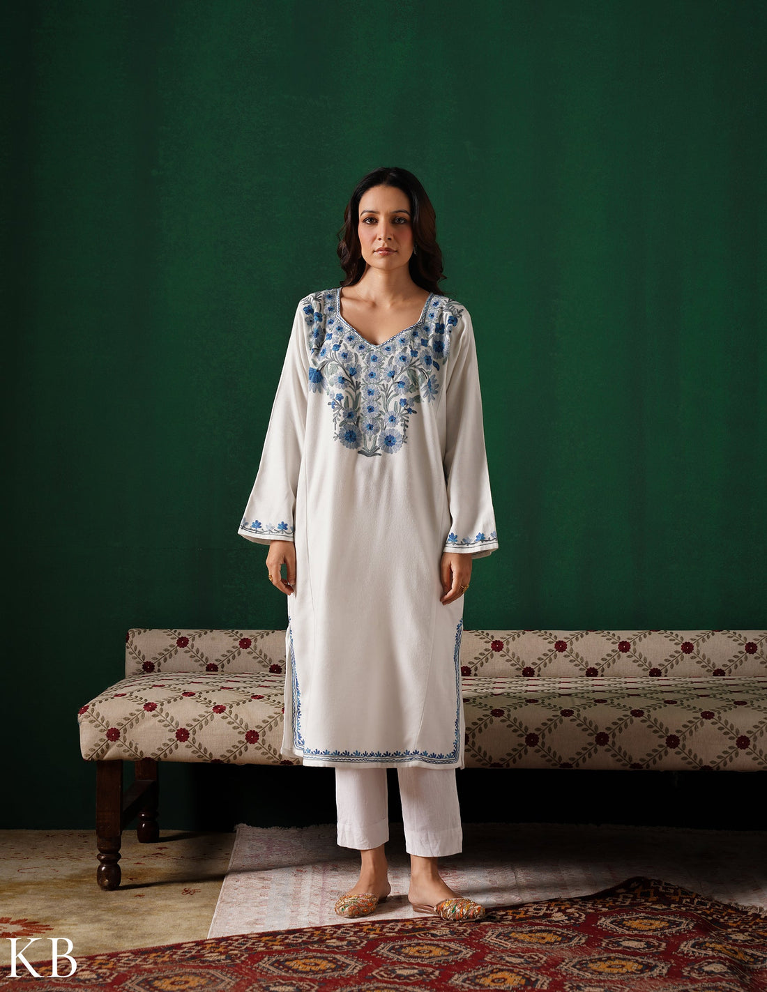 Kashmiri Blue &amp; Grey Aari Embroidered Woollen Phiran – White | Timeless Winter Wear