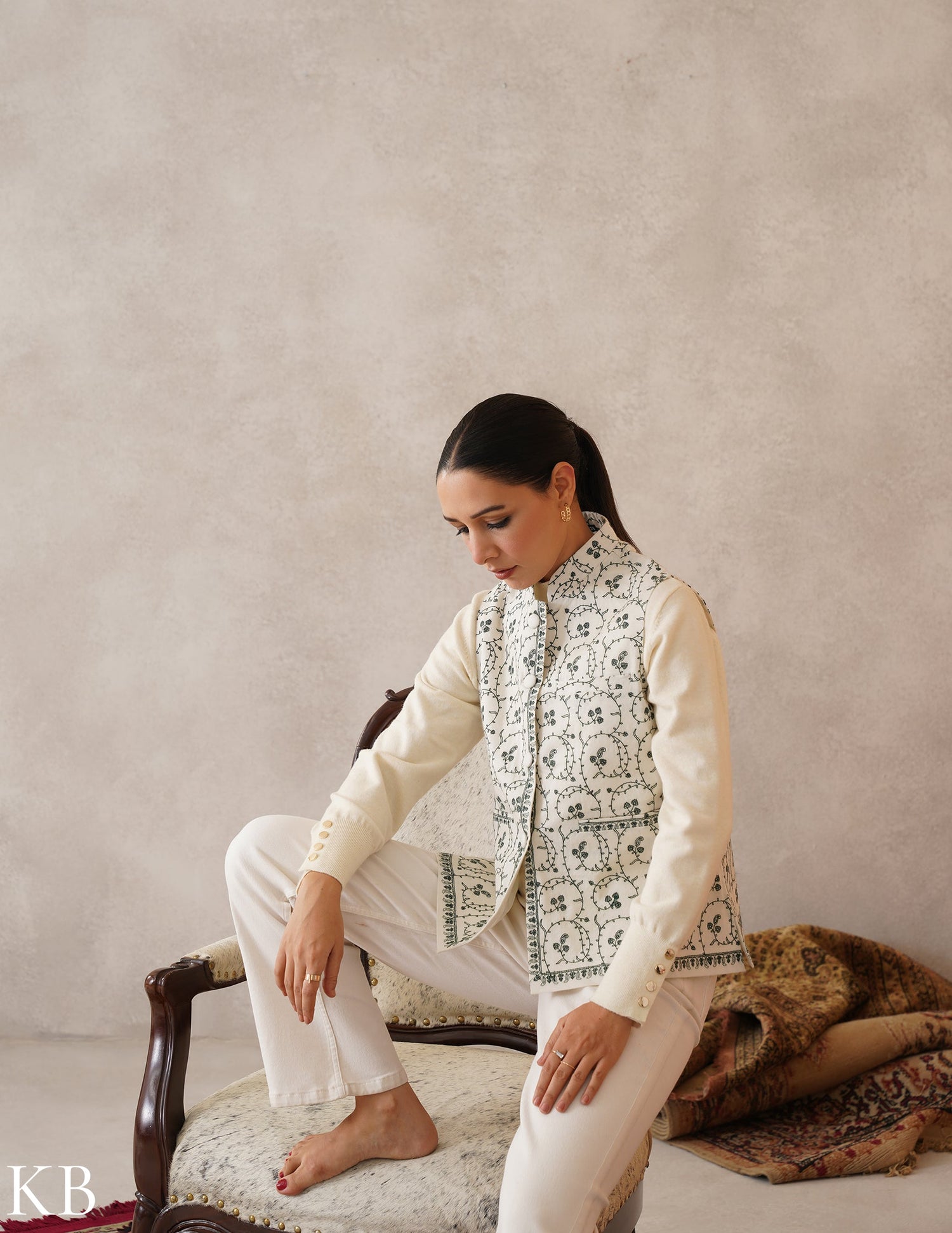 Nayaab Off-White Kashmiri Sozni Fine Wool Waistcoat