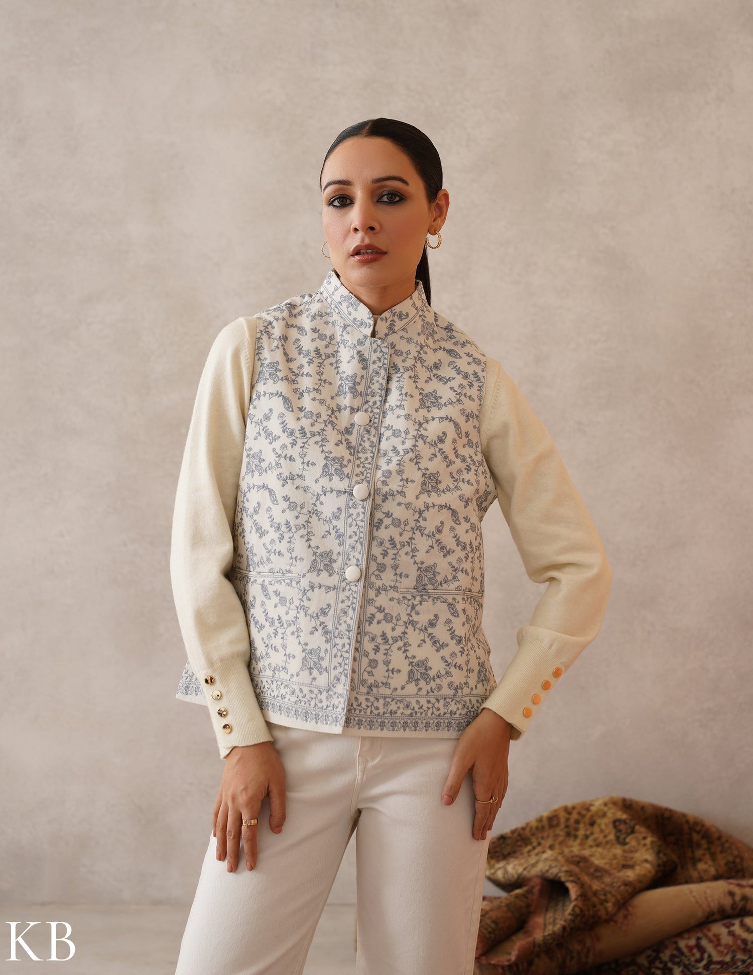 Nayaab Off-White Kashmiri Sozni Fine Wool Waistcoat