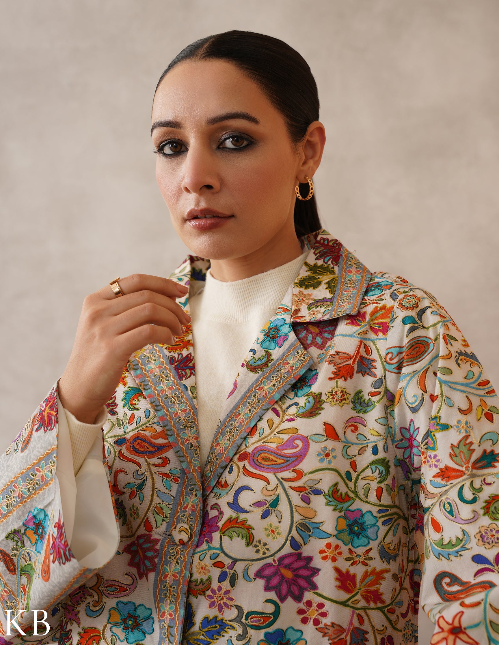 Nayaab Off-White Kalamkari Print Sozni Outlined Fine Wool Blazer