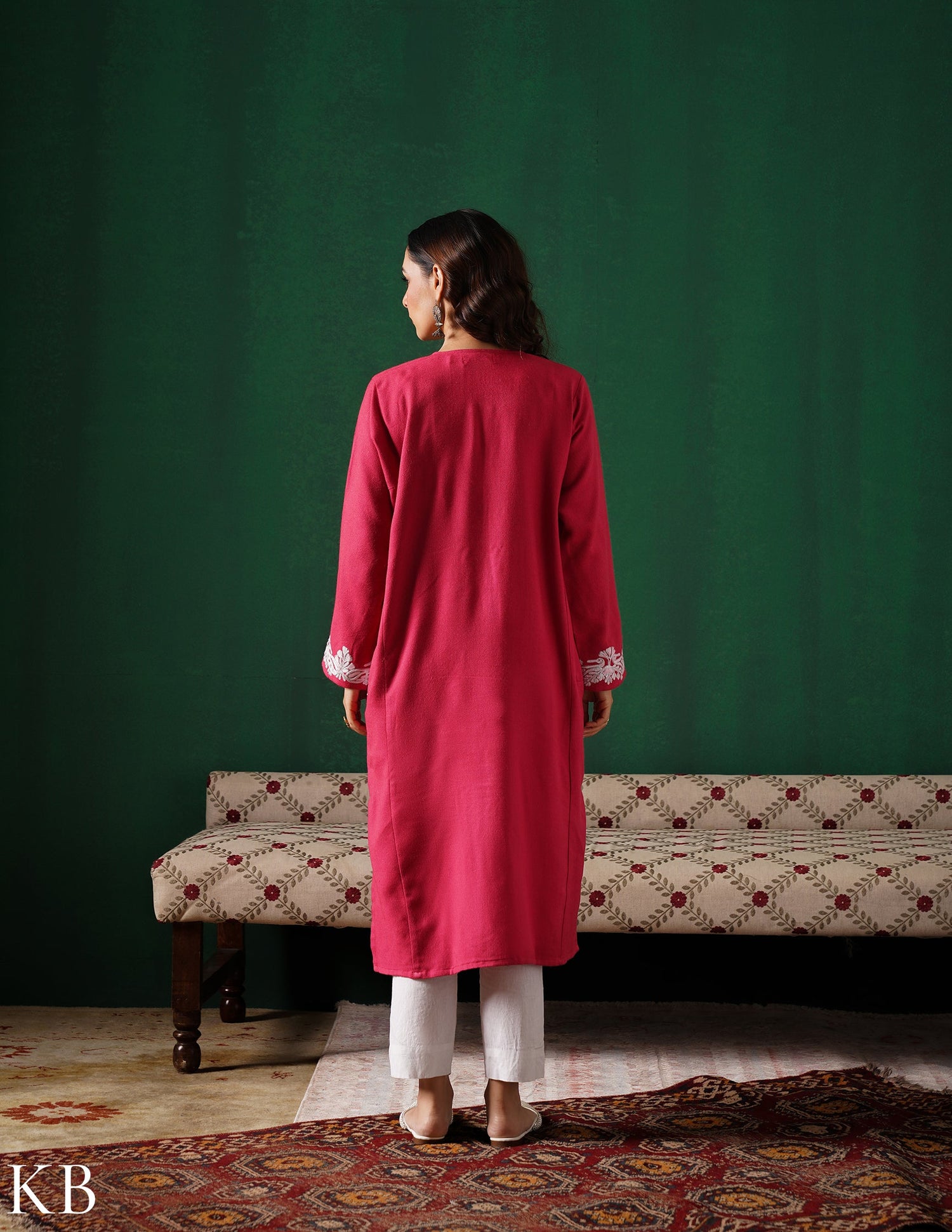 Kashmiri Light Pink Aari &amp; Zari Outlined Woollen Phiran – Dark Pink | Timeless Winter Wear