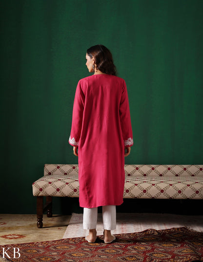 Kashmiri Light Pink Aari &amp; Zari Outlined Woollen Phiran – Dark Pink | Timeless Winter Wear
