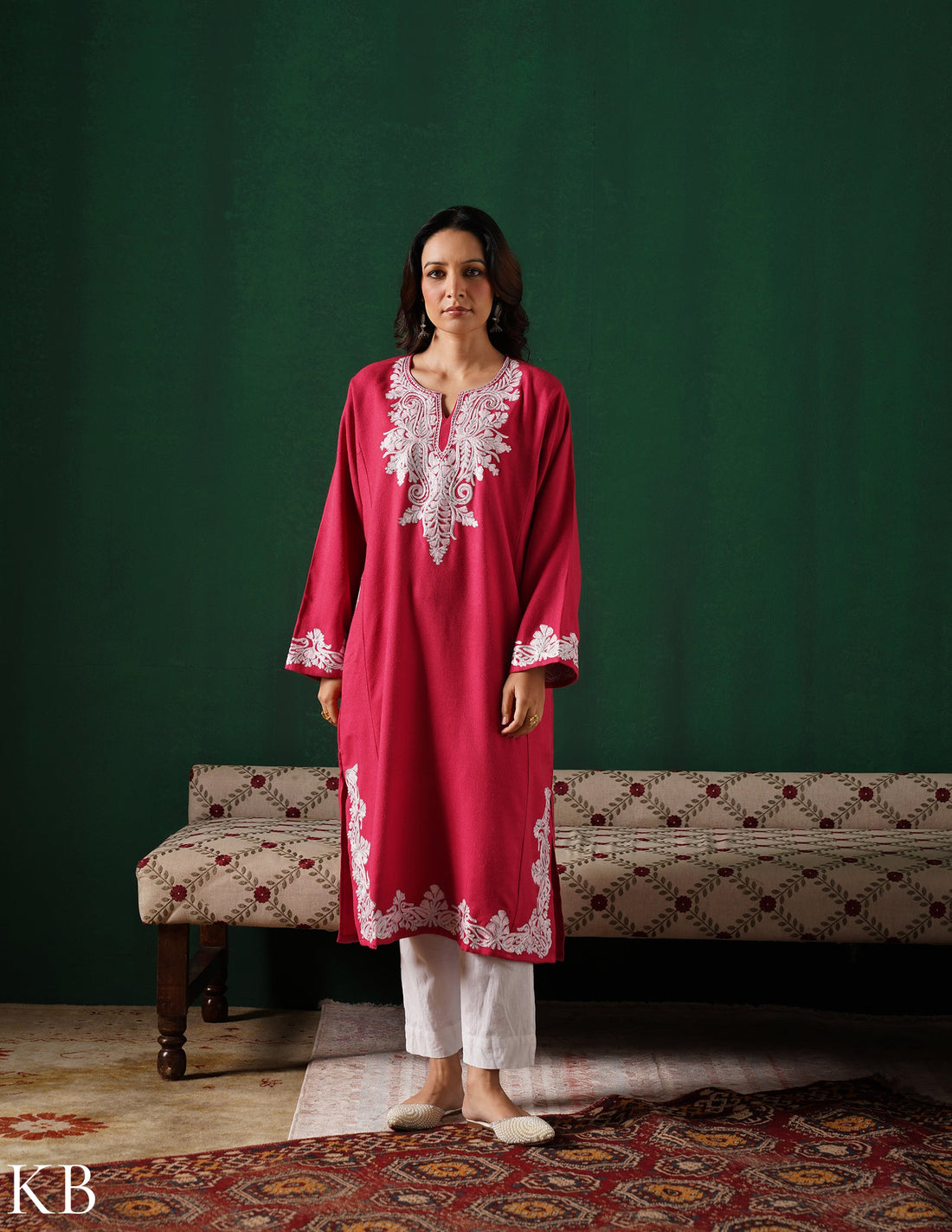 Kashmiri Light Pink Aari &amp; Zari Outlined Woollen Phiran – Dark Pink | Timeless Winter Wear