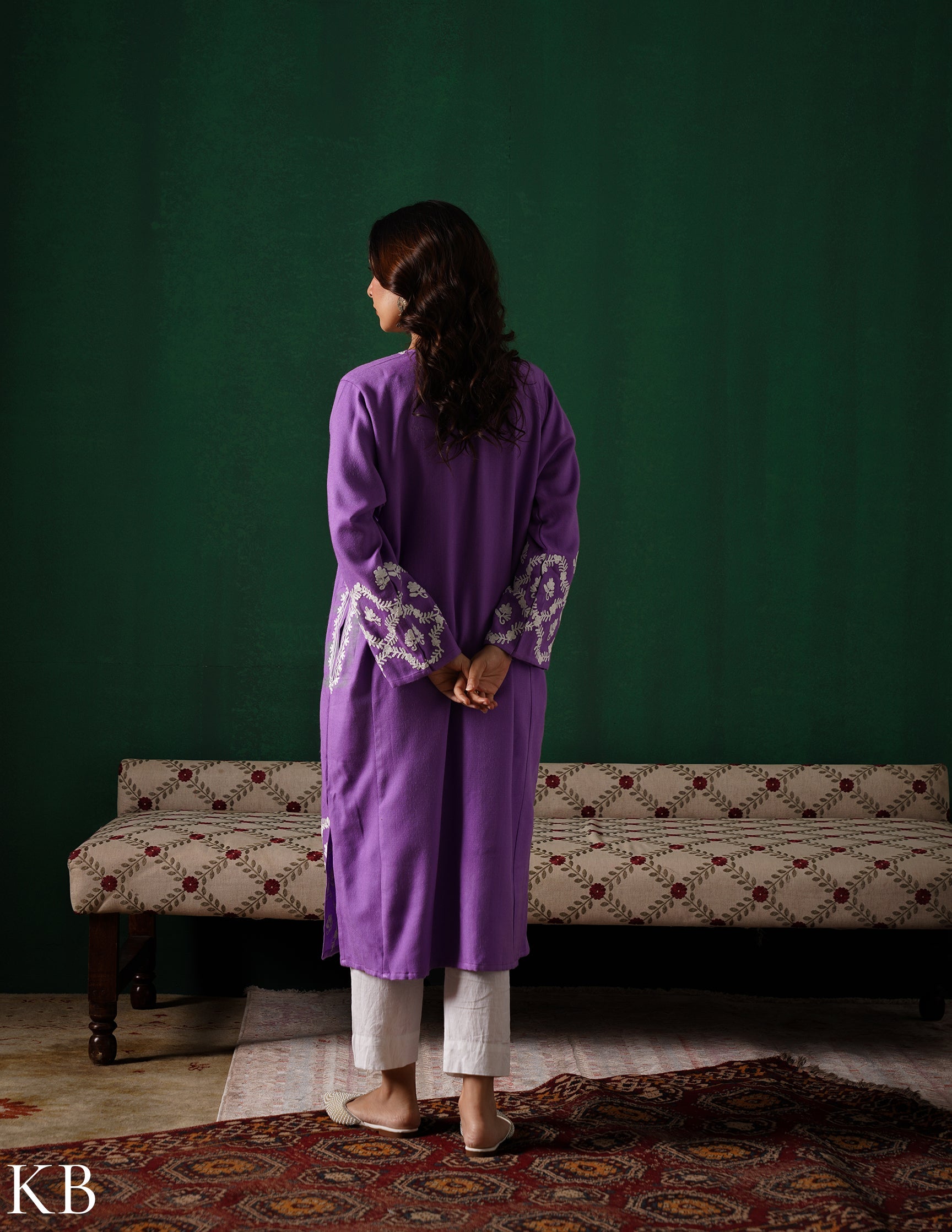 Kashmiri White Aari Embroidered Woollen Phiran – Purple | Timeless Winter Wear