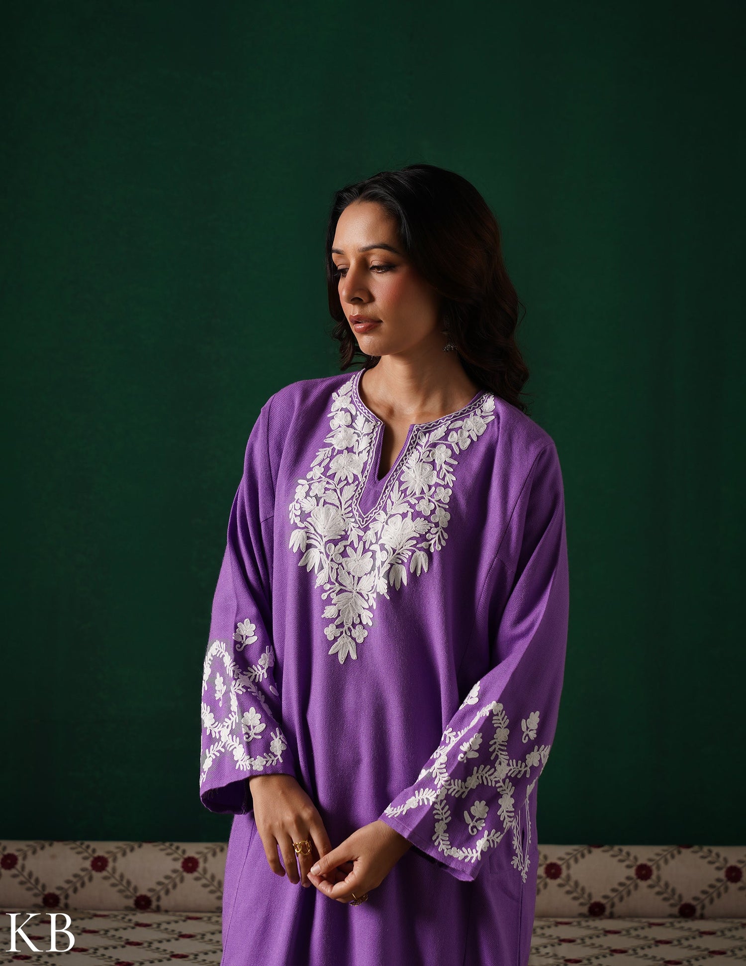 Kashmiri White Aari Embroidered Woollen Phiran – Purple | Timeless Winter Wear