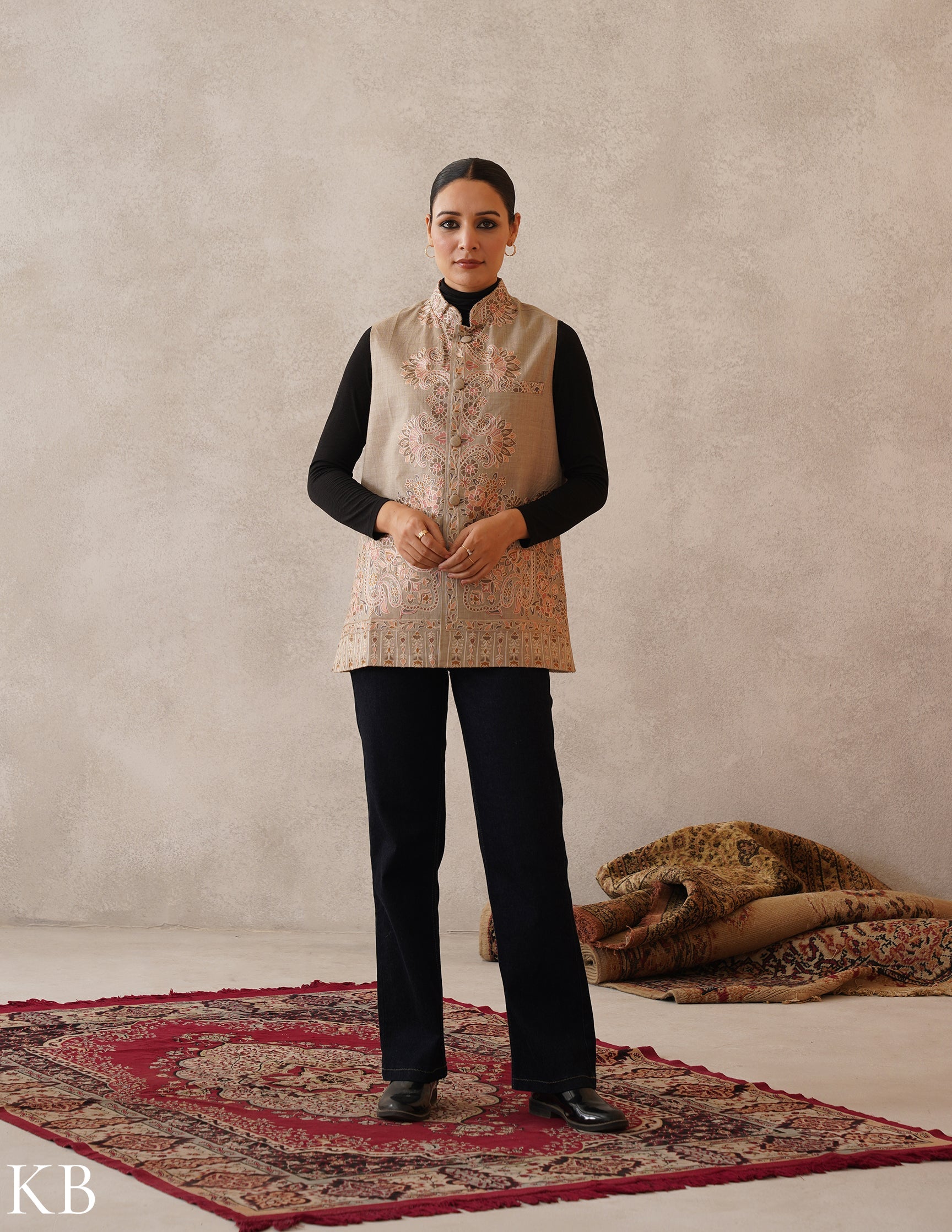 Nayaab Oyster Grey Kashmiri Aari Fine Wool Waistcoat