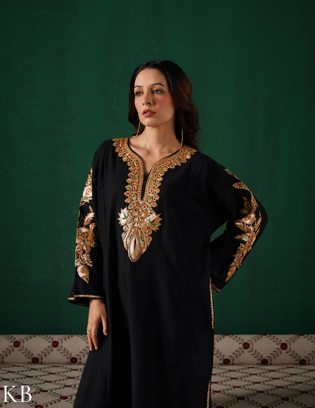Kashmiri Golden Boti Tilla Embroidered Woollen Phiran – Black | Handcrafted Heritage