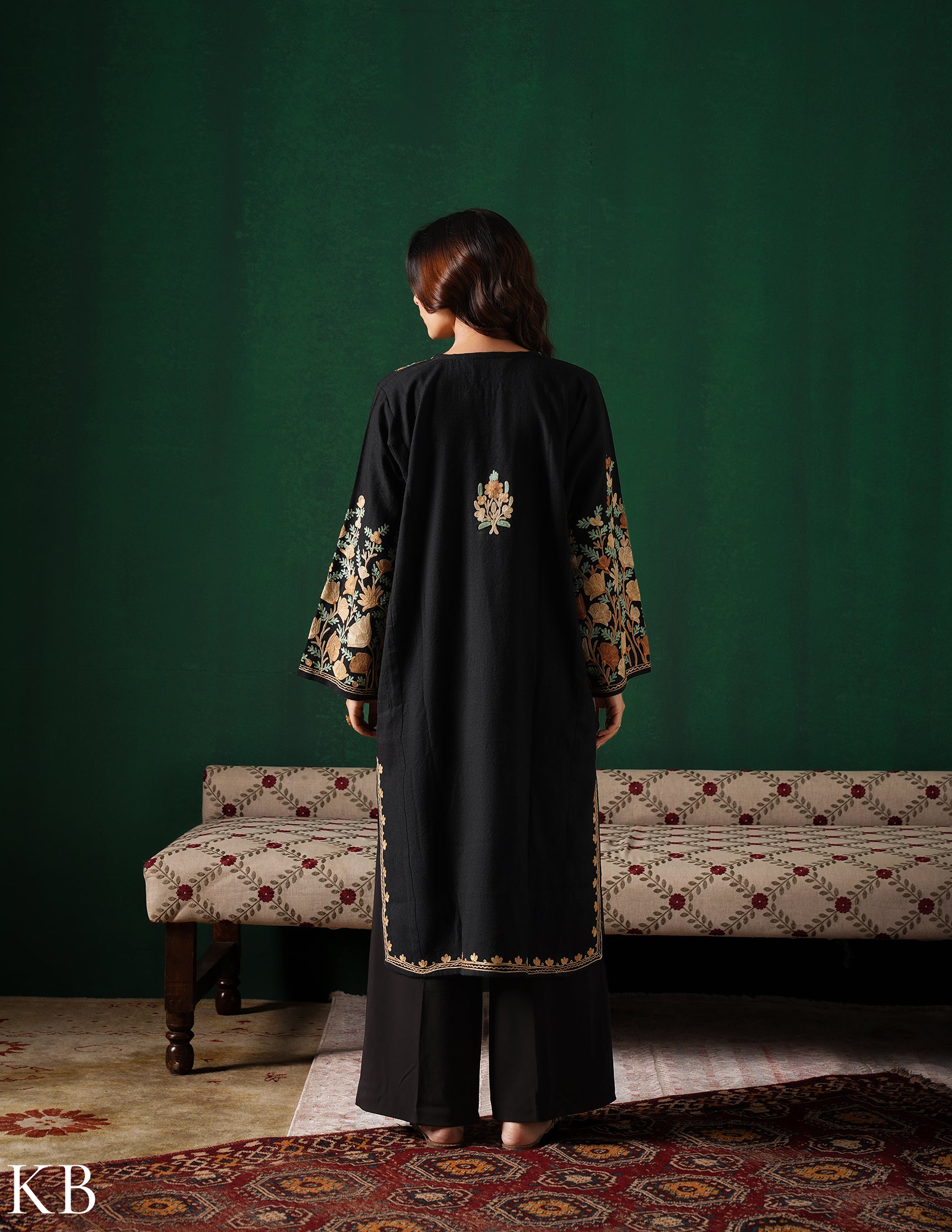 Rang-e-Khizan Pure Luxurious Wool Black Aari Phiran