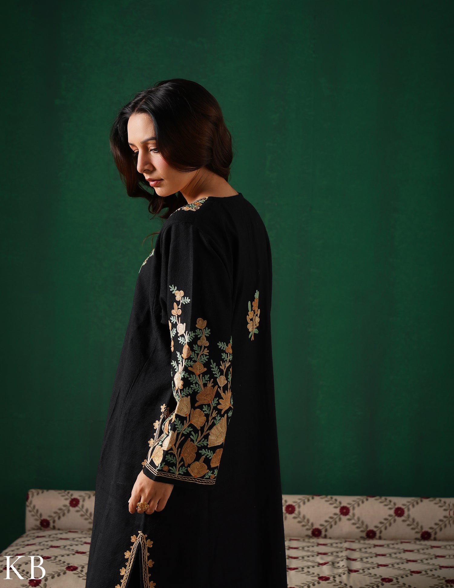 Rang-e-Khizan Pure Luxurious Wool Black Aari Phiran