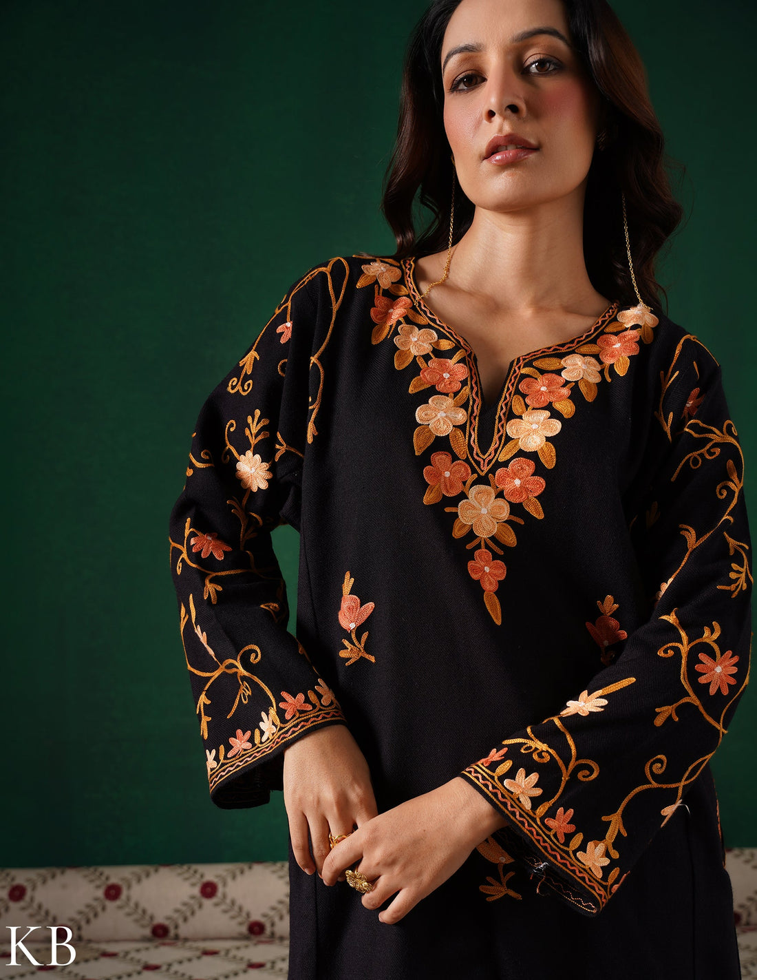 Kashmiri Pink &amp; Brown Aari Embroidered Woollen Phiran – Black | Timeless Winter Wear