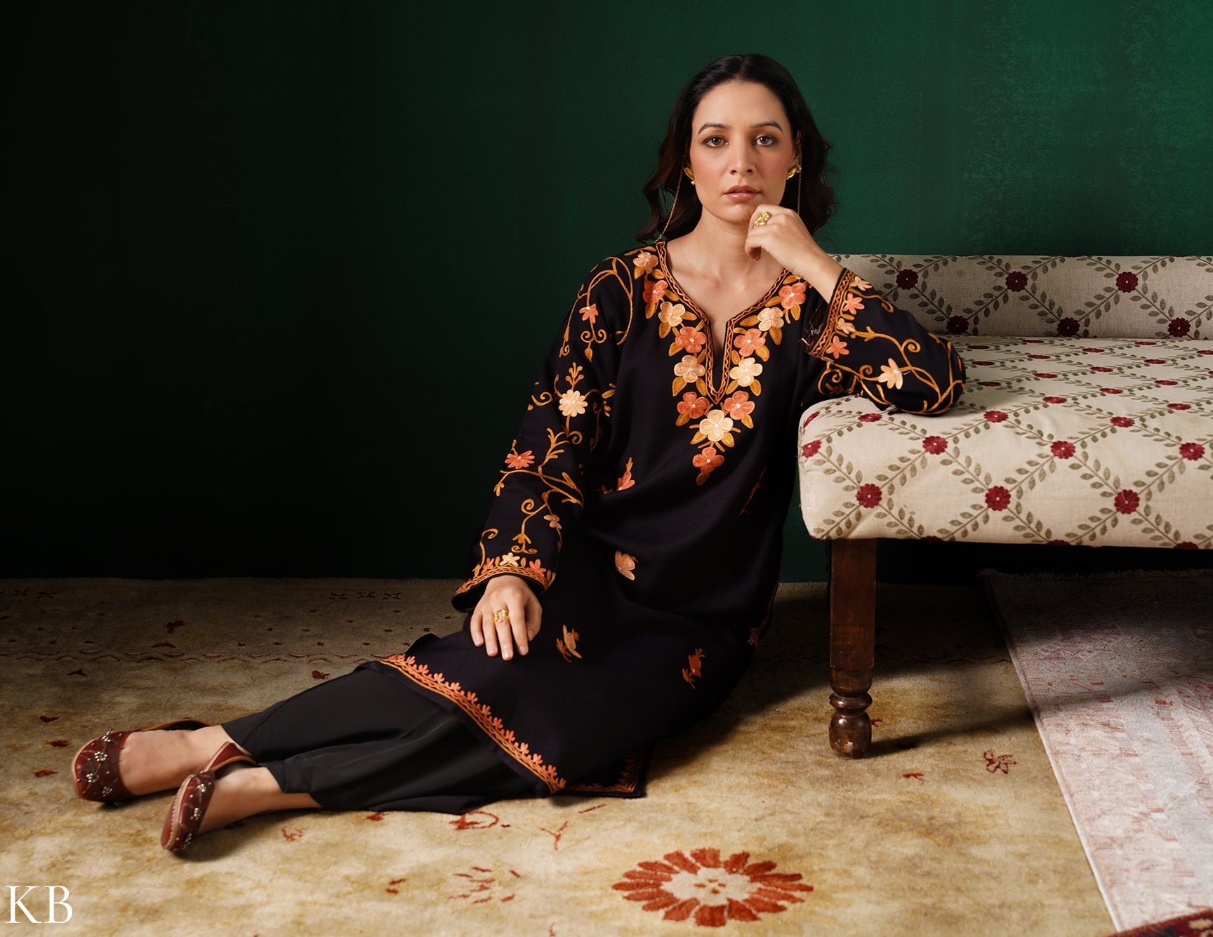 Kashmiri Pink &amp; Brown Aari Embroidered Woollen Phiran – Black | Timeless Winter Wear - Kashmir Box
