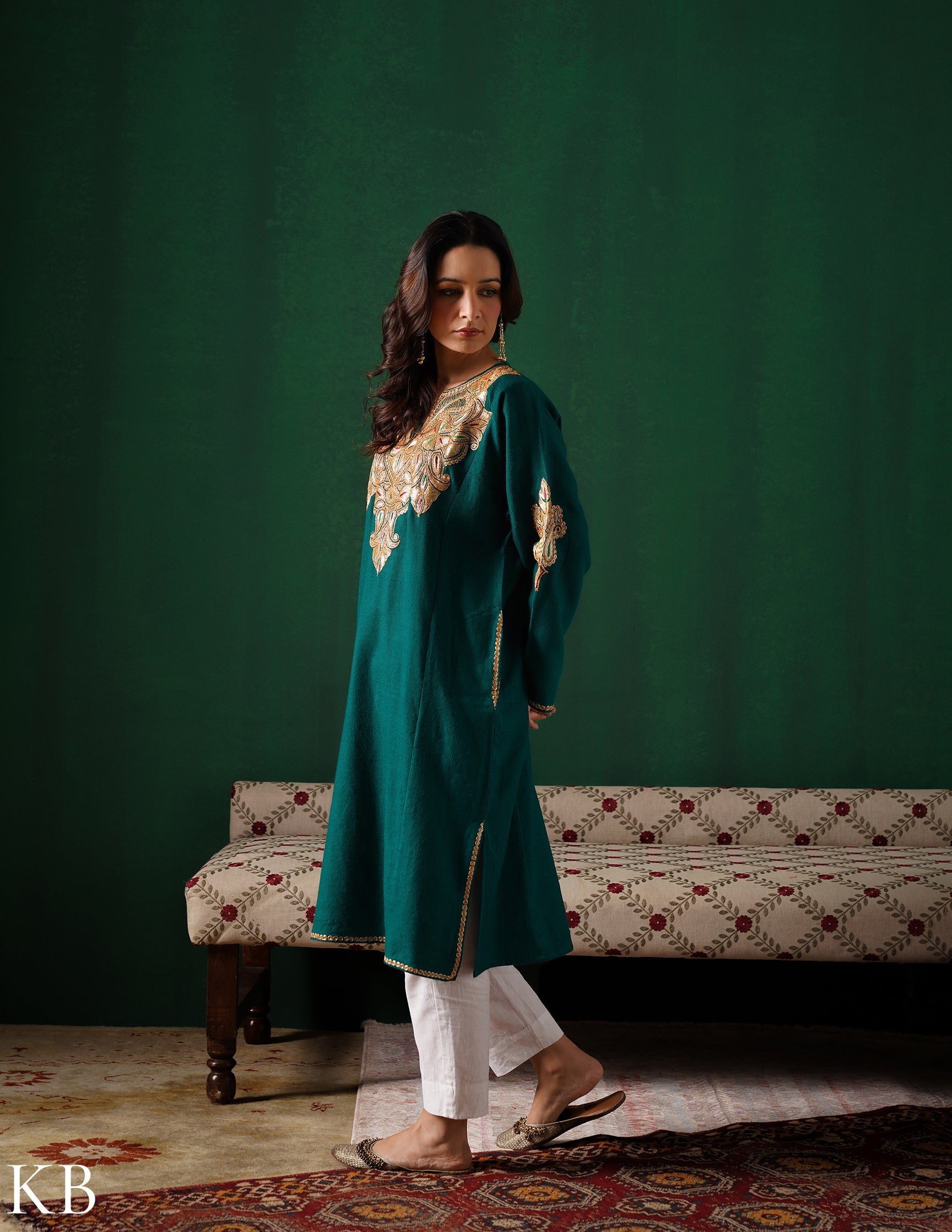 Kashmiri Golden Boti Tilla Embroidered Woollen Phiran – Bottle Green | Handcrafted Heritage