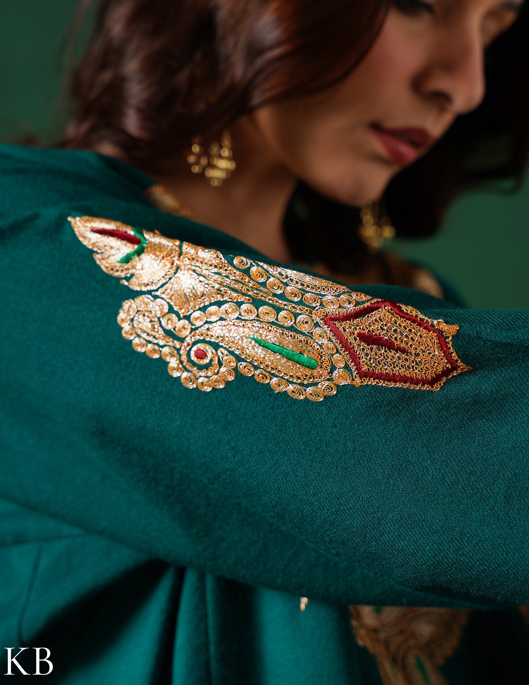Kashmiri Golden Boti Tilla Embroidered Woollen Phiran – Bottle Green | Handcrafted Heritage