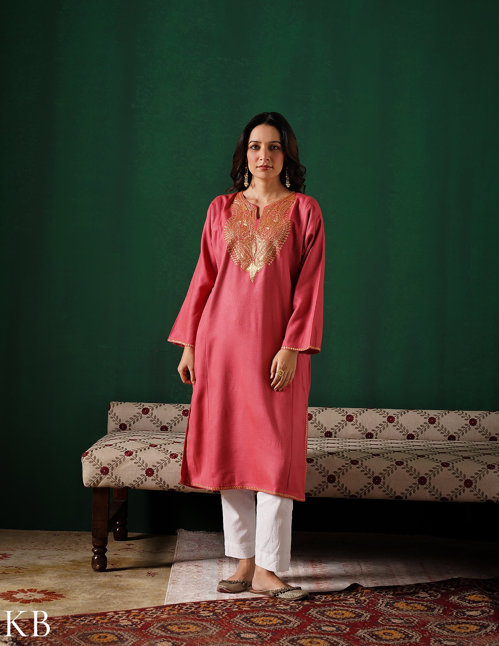 Kashmiri Golden Boti Tilla Embroidered Woollen Phiran – Pink | Handcrafted Heritage