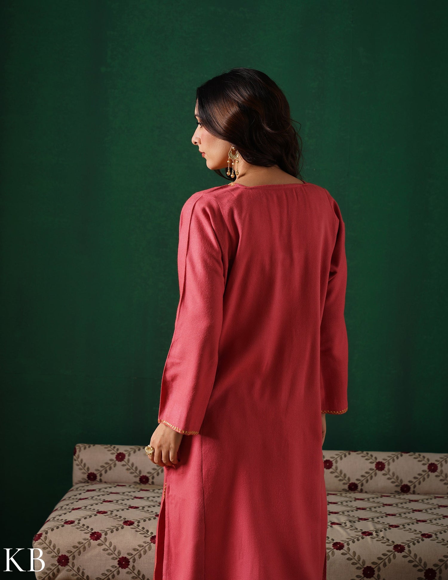 Kashmiri Golden Boti Tilla Embroidered Woollen Phiran – Pink | Handcrafted Heritage