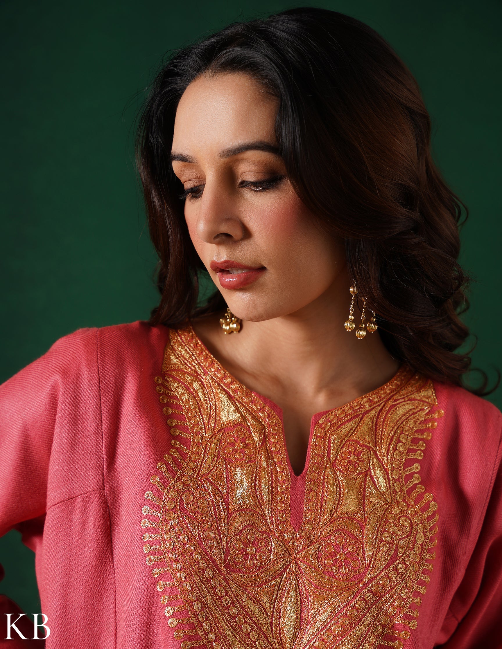 Kashmiri Golden Boti Tilla Embroidered Woollen Phiran – Pink | Handcrafted Heritage