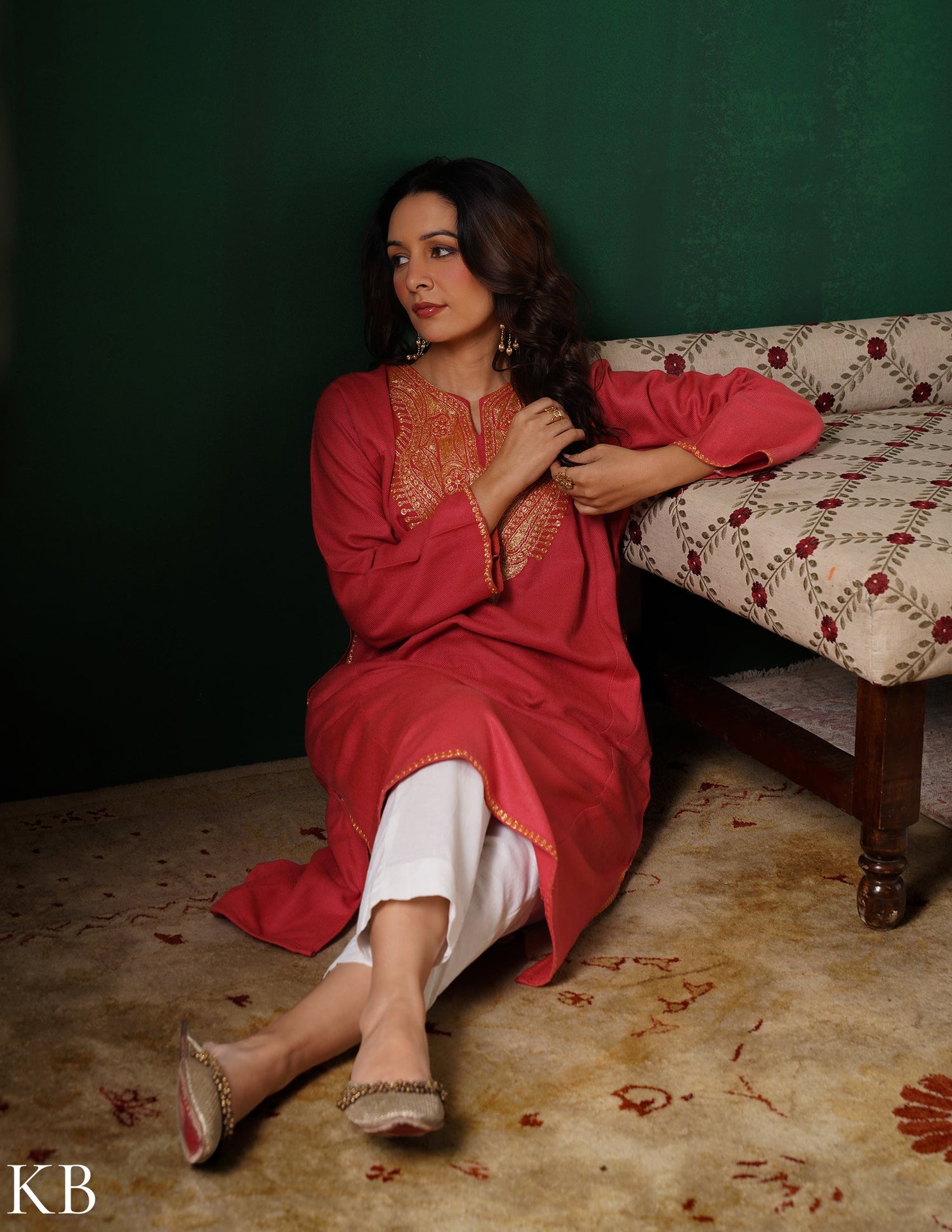 Kashmiri Golden Boti Tilla Embroidered Woollen Phiran – Pink | Handcrafted Heritage