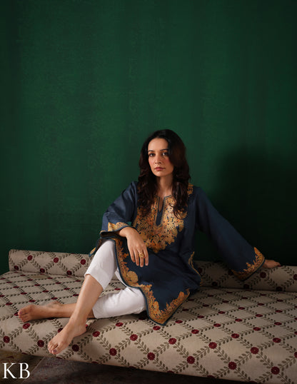 Kashmiri Beige Aari Embroidered Woollen Phiran – Grey | Timeless Winter Wear