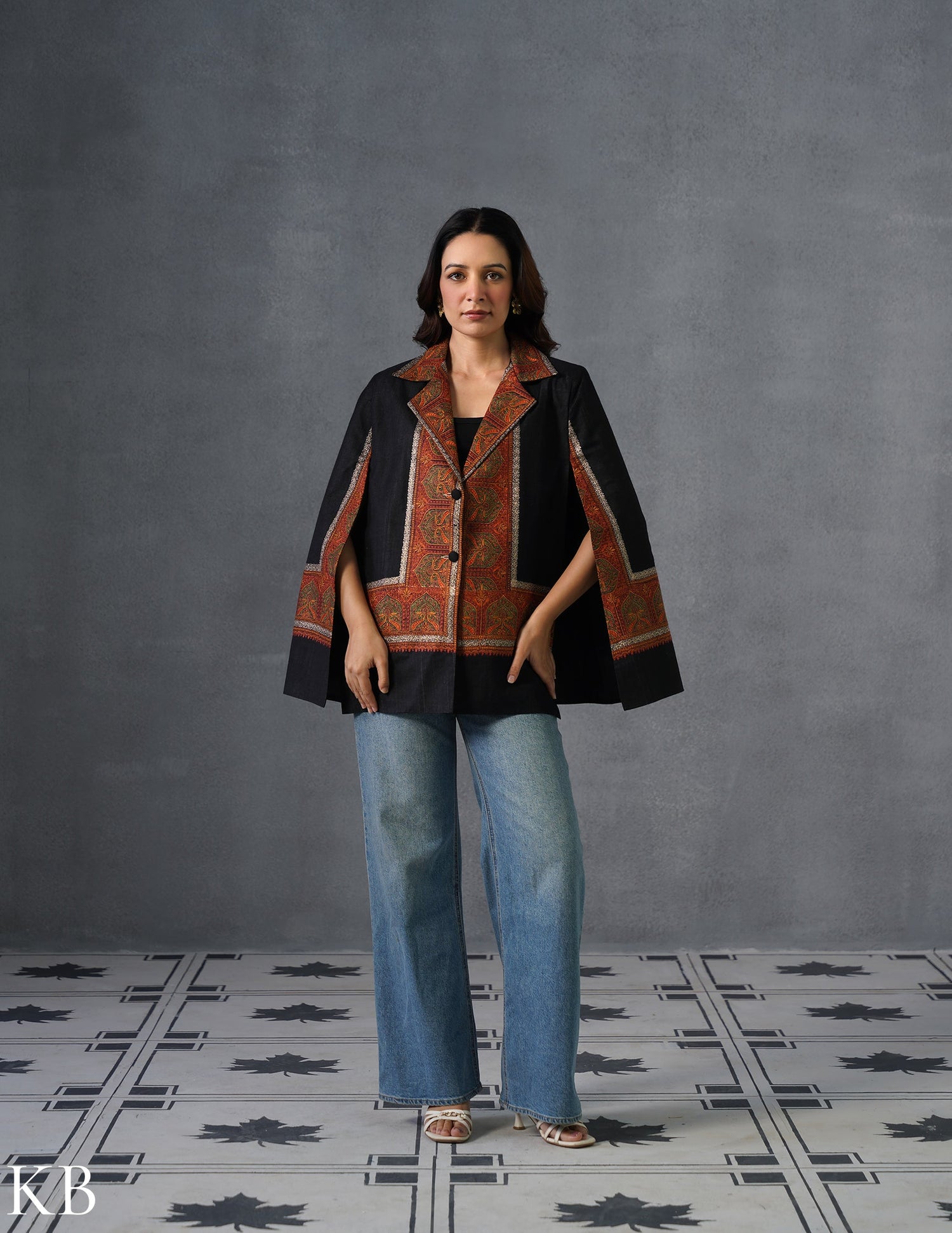 Nayaab Kashmiri Sozni Embroidered Woollen Jacket – Black - Kashmir Box