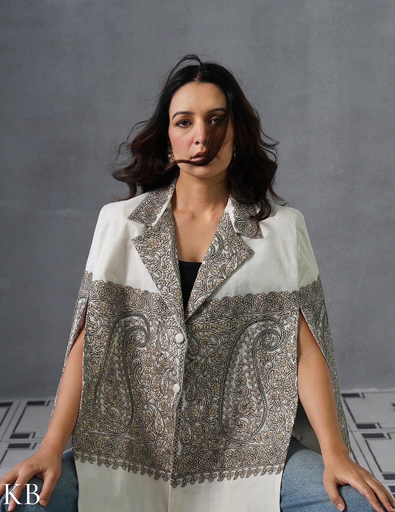 Nayaab Kashmiri Sozni Embroidered Woollen Jacket – White - Kashmir Box