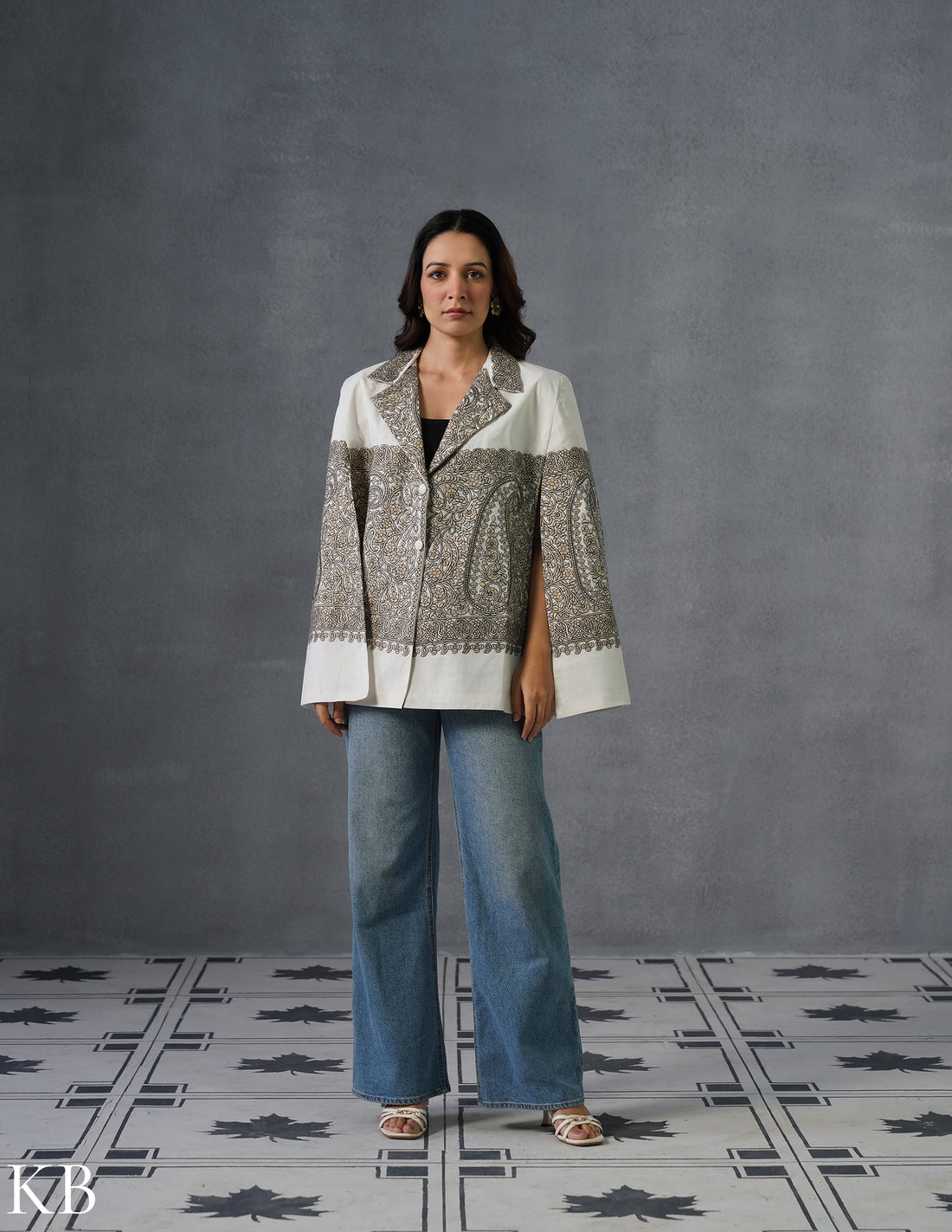 Nayaab Kashmiri Sozni Embroidered Woollen Jacket – White - Kashmir Box