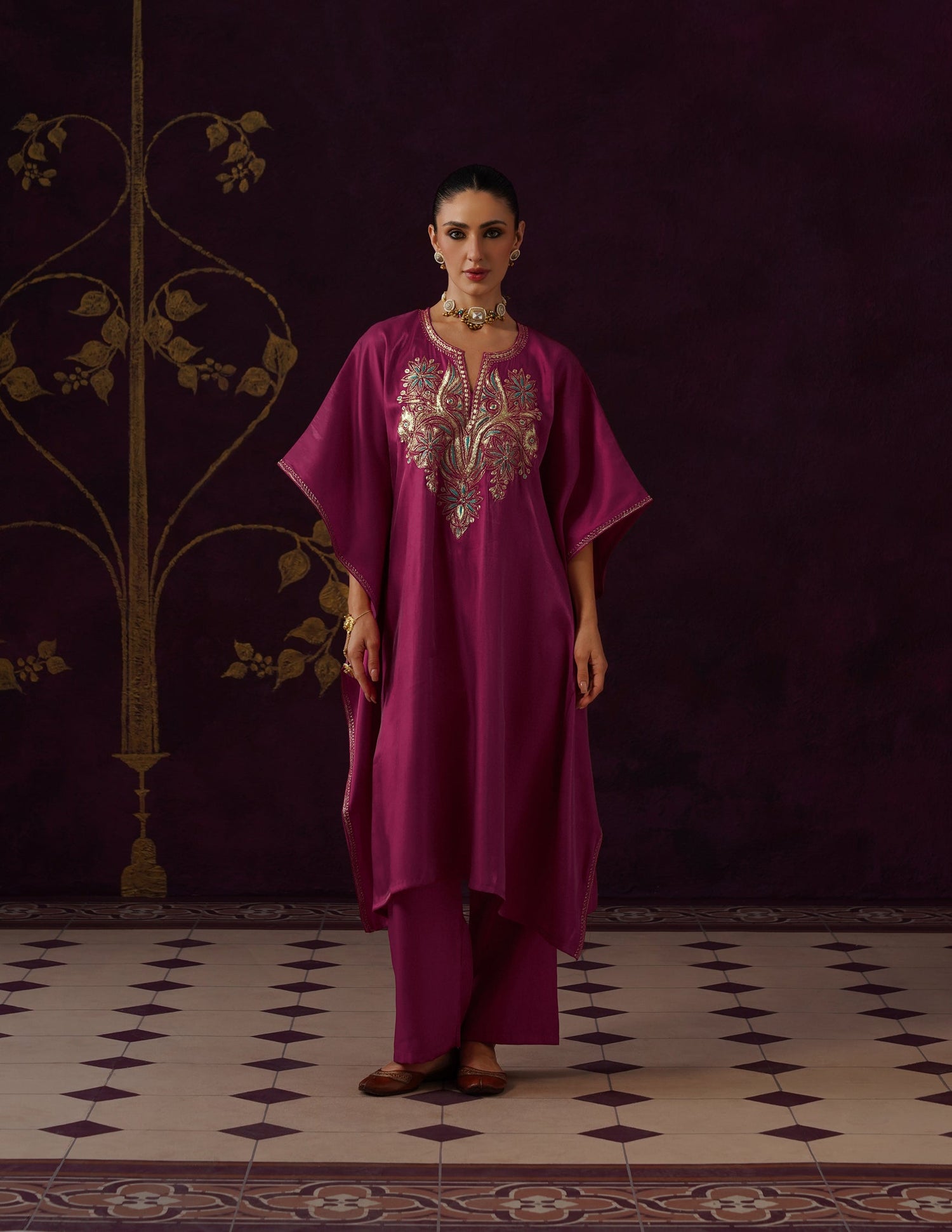 Kashmiri Tilla &amp; Thread Embroidered Silk Kaftan Set – Magenta Pink