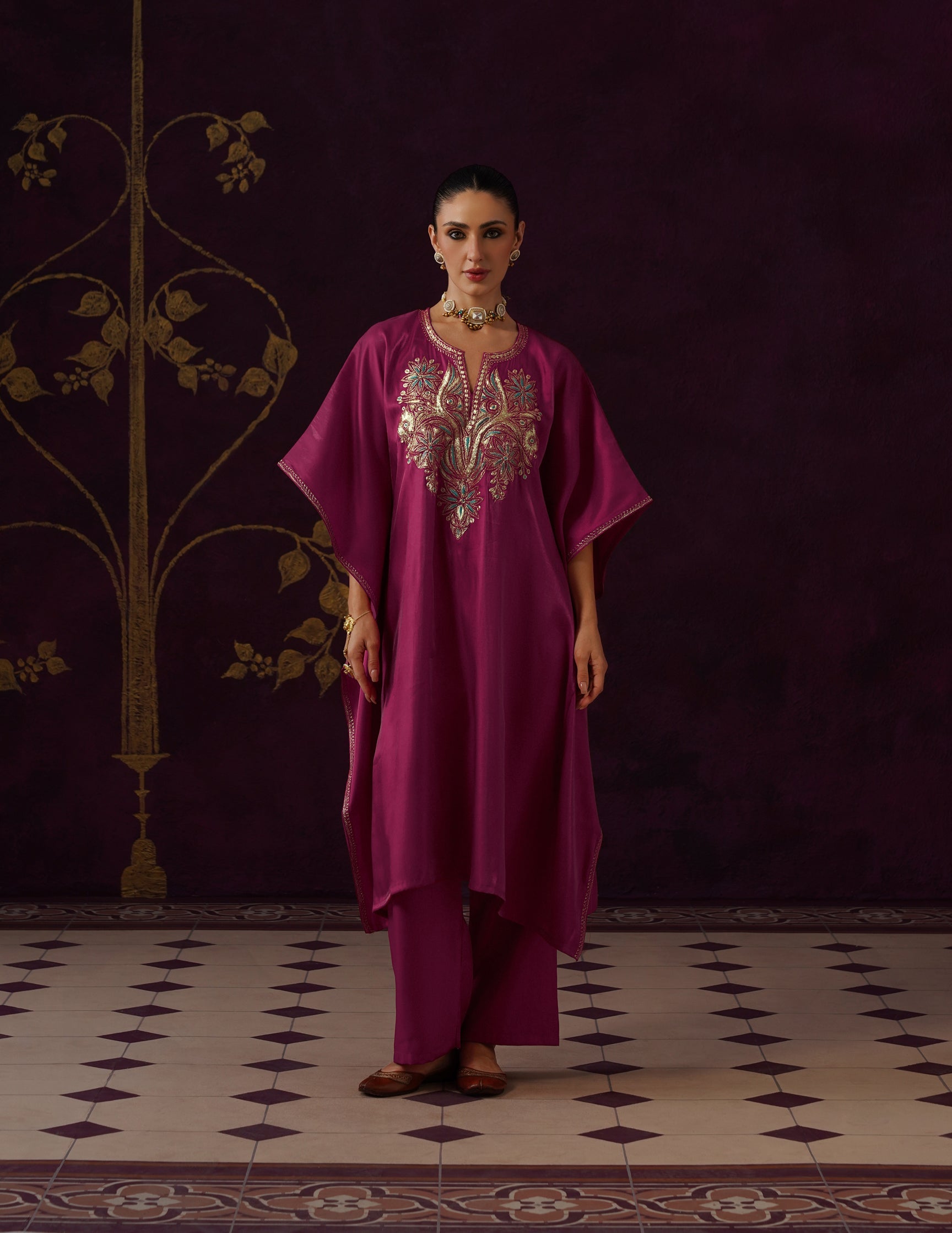 Kashmiri Tilla &amp; Thread Embroidered Silk Kaftan Set – Magenta Pink