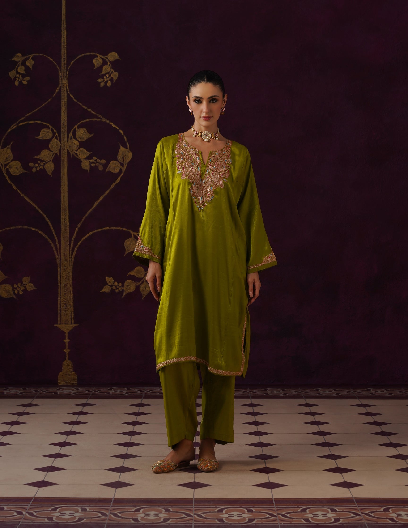 Kashmiri Tilla &amp; Thread Embroidered Silk Phiran Set – Mustard Green