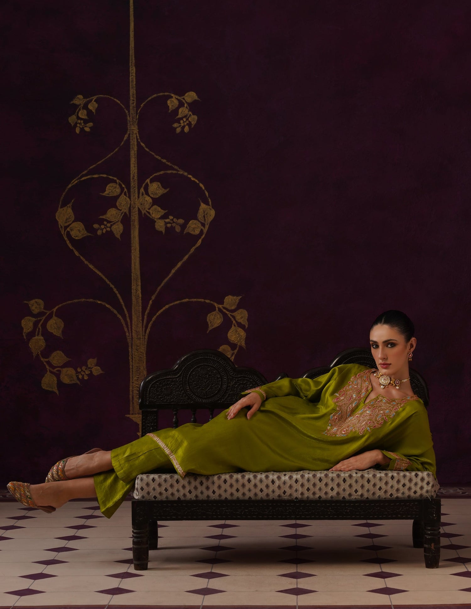 Kashmiri Tilla &amp; Thread Embroidered Silk Phiran Set – Mustard Green