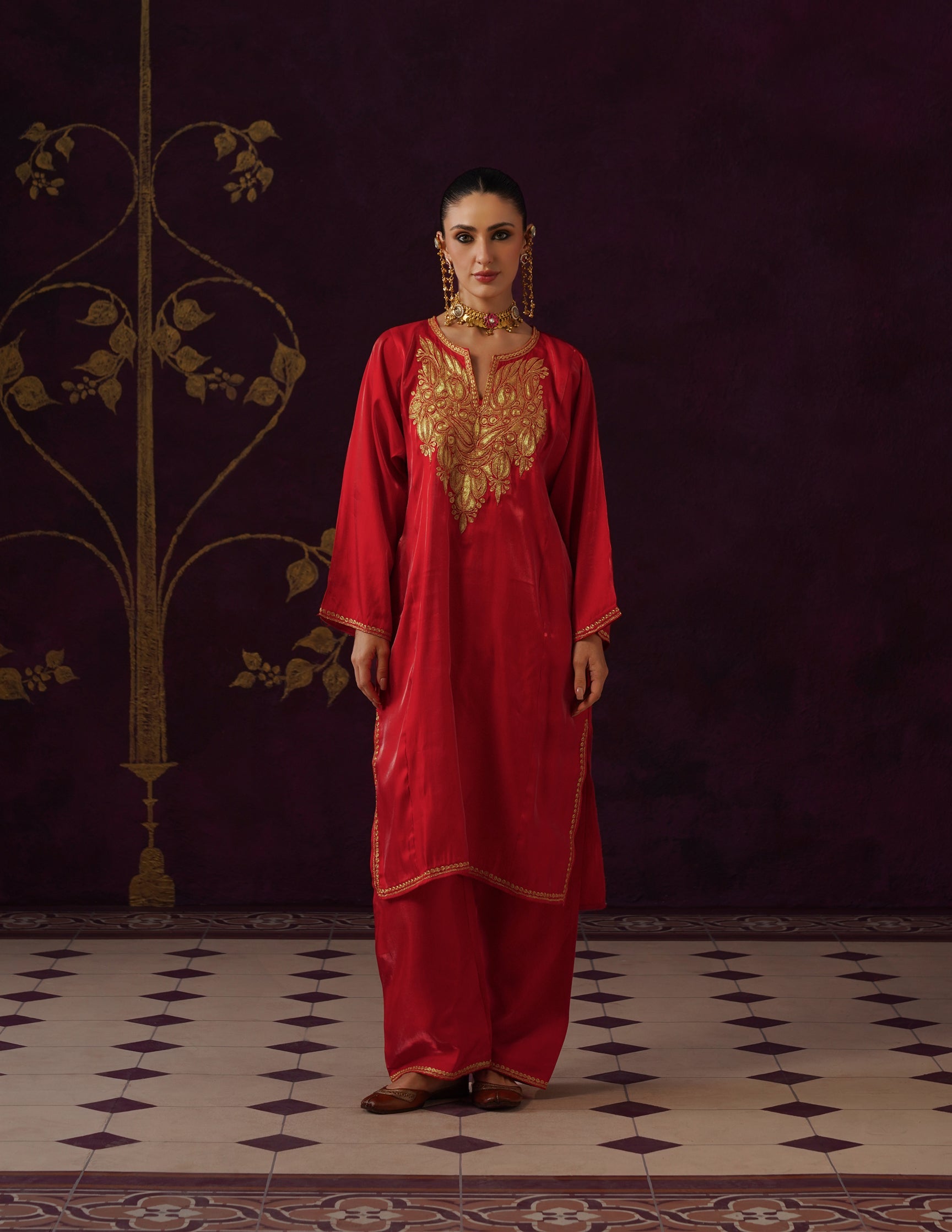 Kashmiri Tilla Embroidered Silk Phiran Set – Red