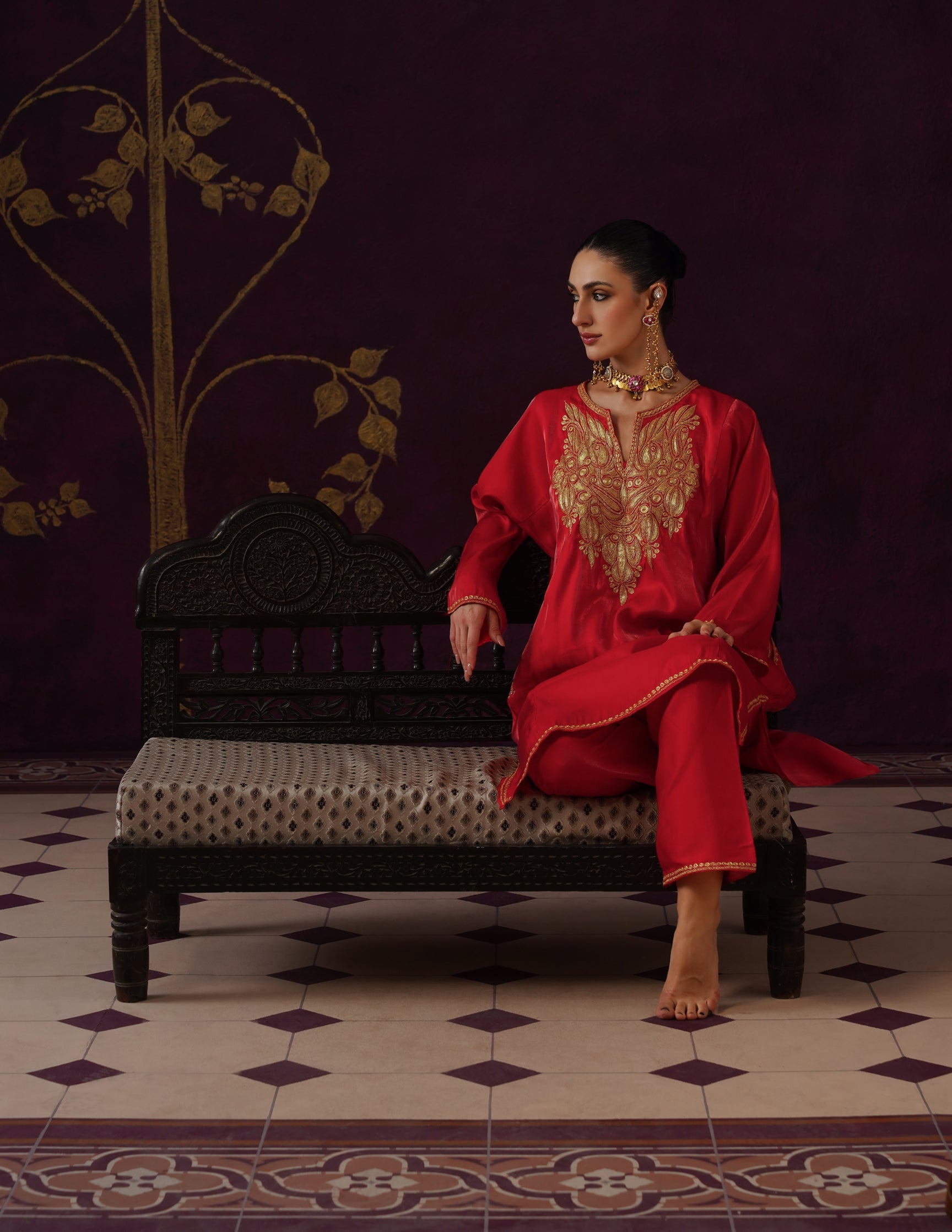 Kashmiri Tilla Embroidered Silk Phiran Set – Red