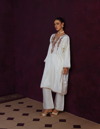 Kashmiri Tilla &amp; Thread Embroidered Silk Phiran Set – Off-White
