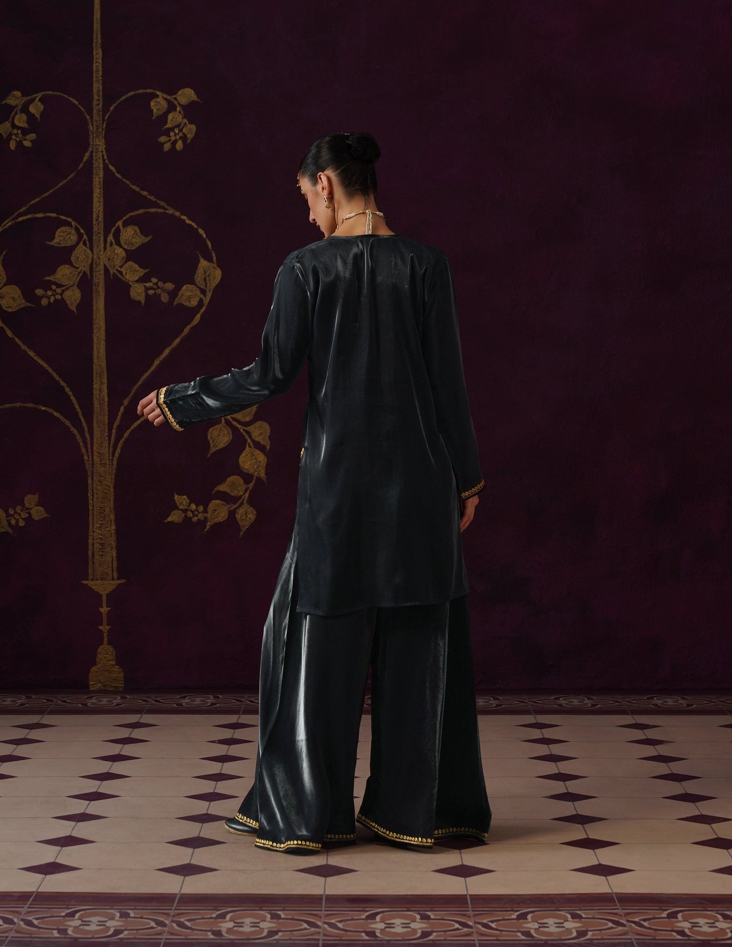 Kashmiri Tilla Embroidered Silk Co-ord Set – Black