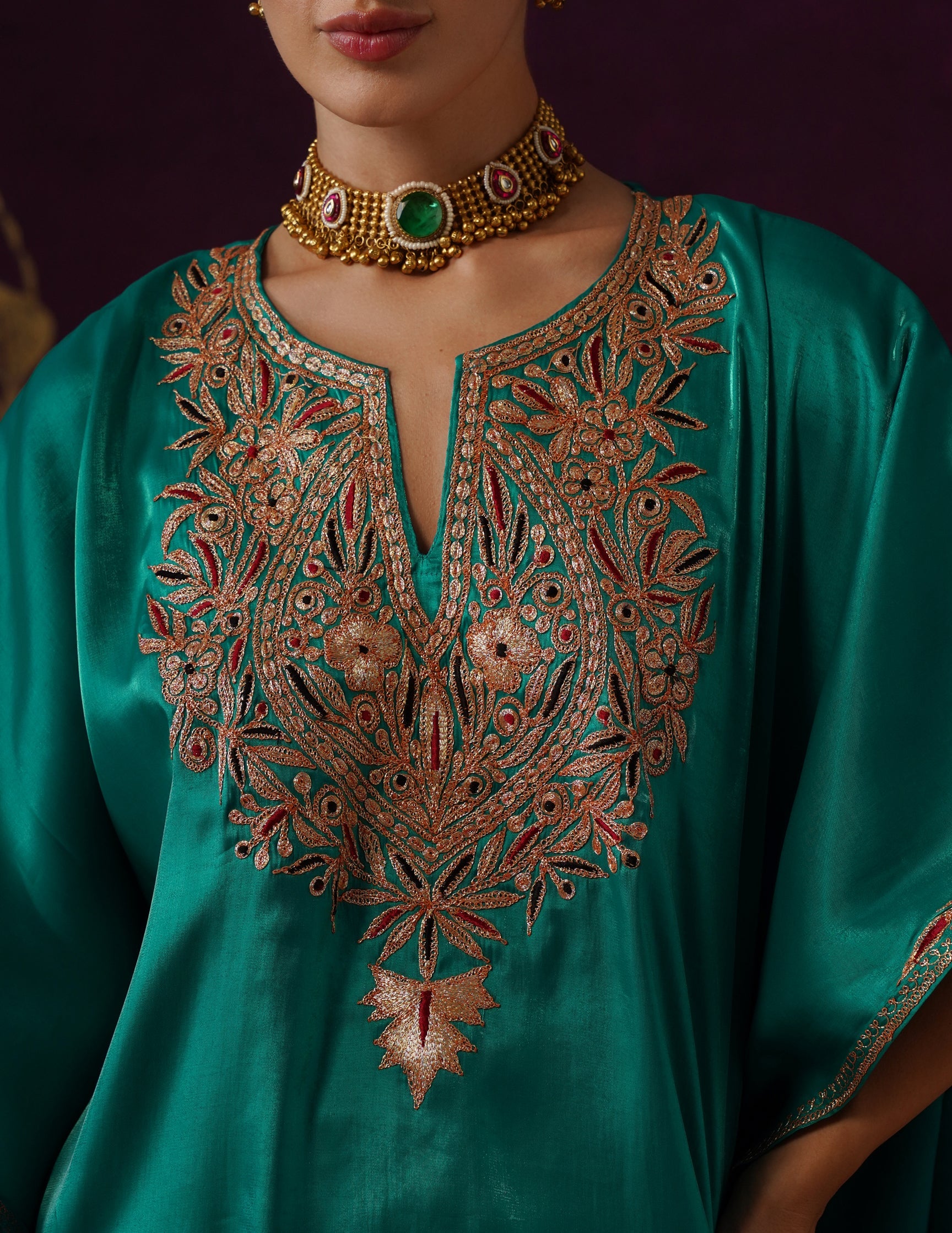 Kashmiri Tilla &amp; Thread Embroidered Silk Kaftan Set – Emerald Green