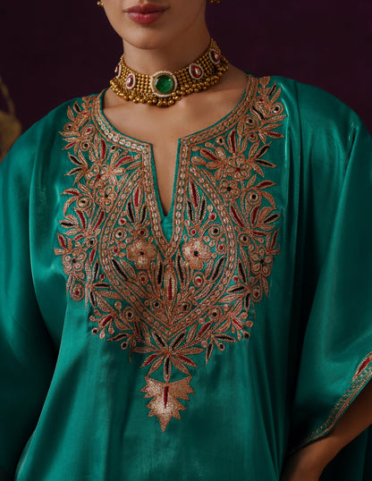 Kashmiri Tilla &amp; Thread Embroidered Silk Kaftan Set – Emerald Green
