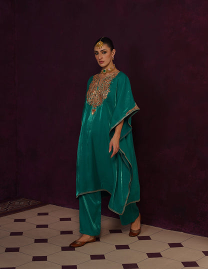 Kashmiri Tilla &amp; Thread Embroidered Silk Kaftan Set – Emerald Green