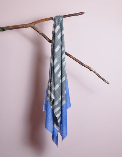 Black n White Stripes Handwoven Ikat Pattern Cashmere Pashmina Stole - Kashmir Box