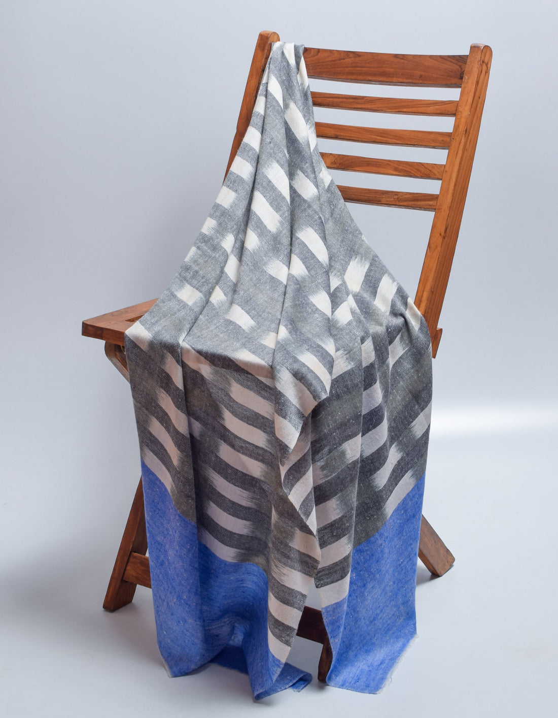 Black n White Stripes Handwoven Ikat Pattern Cashmere Pashmina Stole - Kashmir Box
