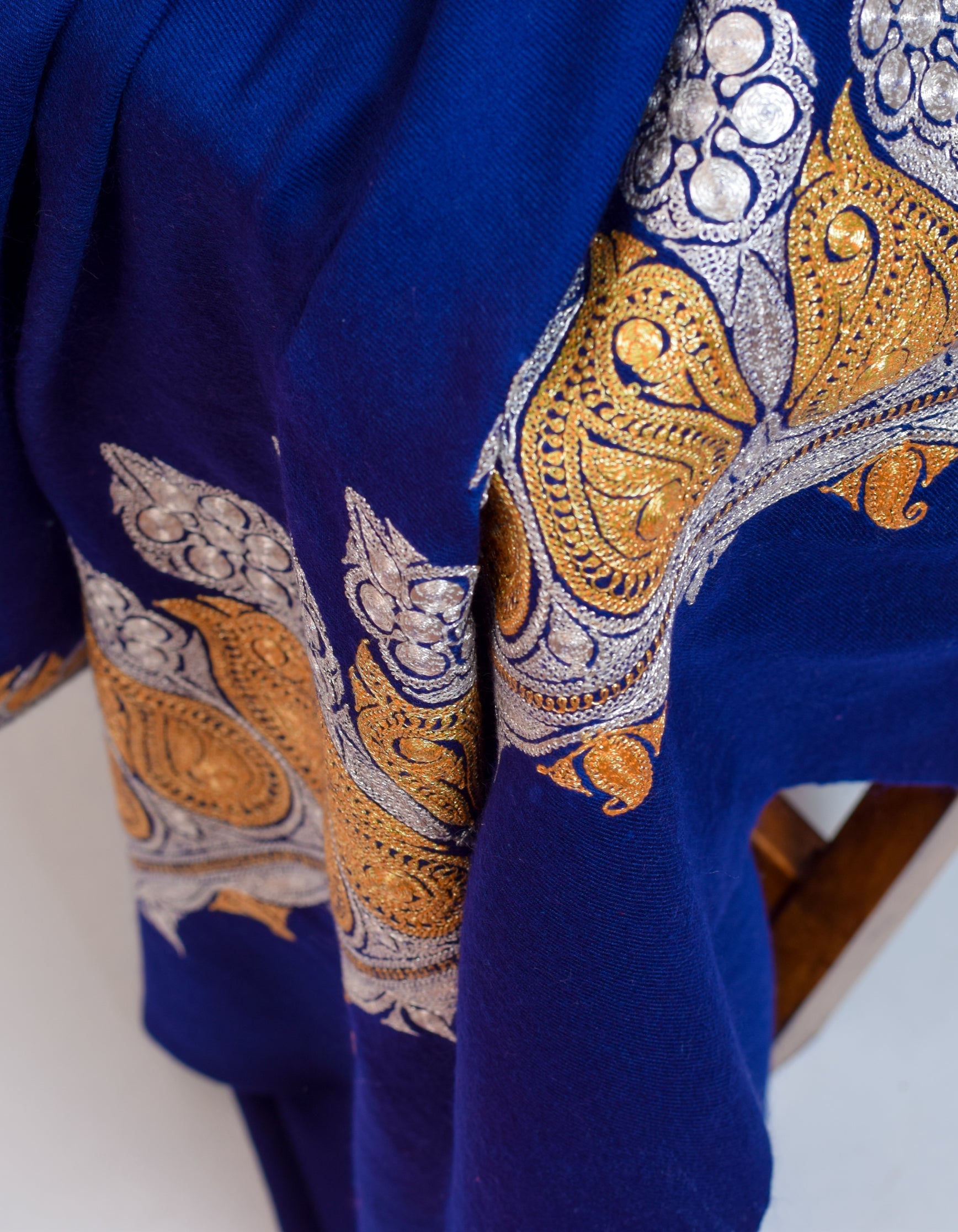 Navy Blue Handwoven Tilla Embroidered Palladaar Pashmina Shawl