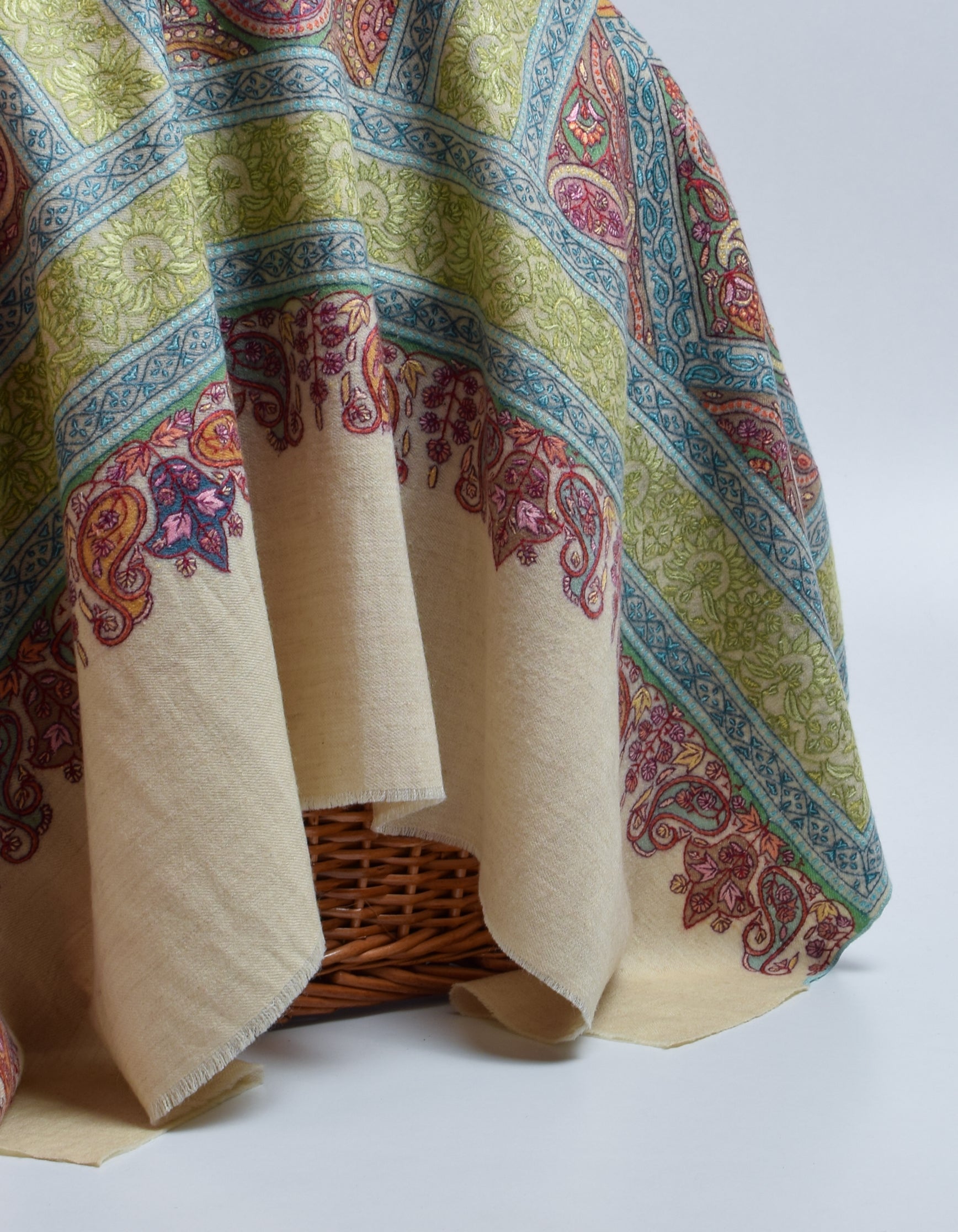 Light Beige Handwoven Kalamkari Sozni Embroidered Cashmere Pashmina Shawl