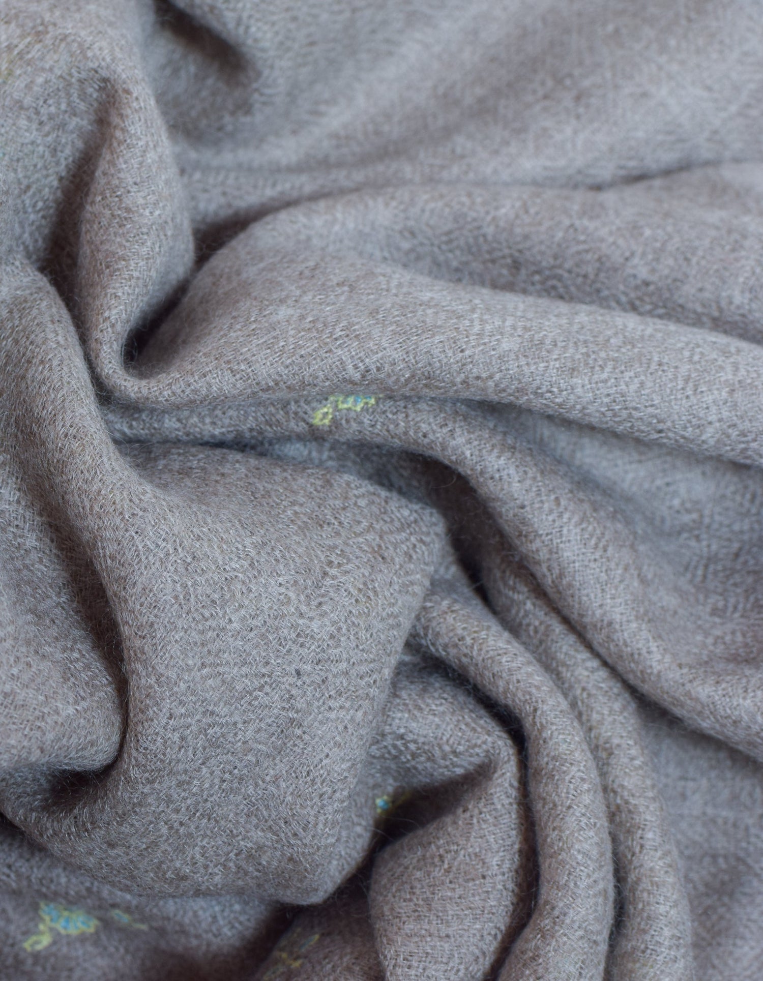 Pale Khaki Handwoven Sozni Embroidered Cashmere Pashmina Stole - Kashmir Box