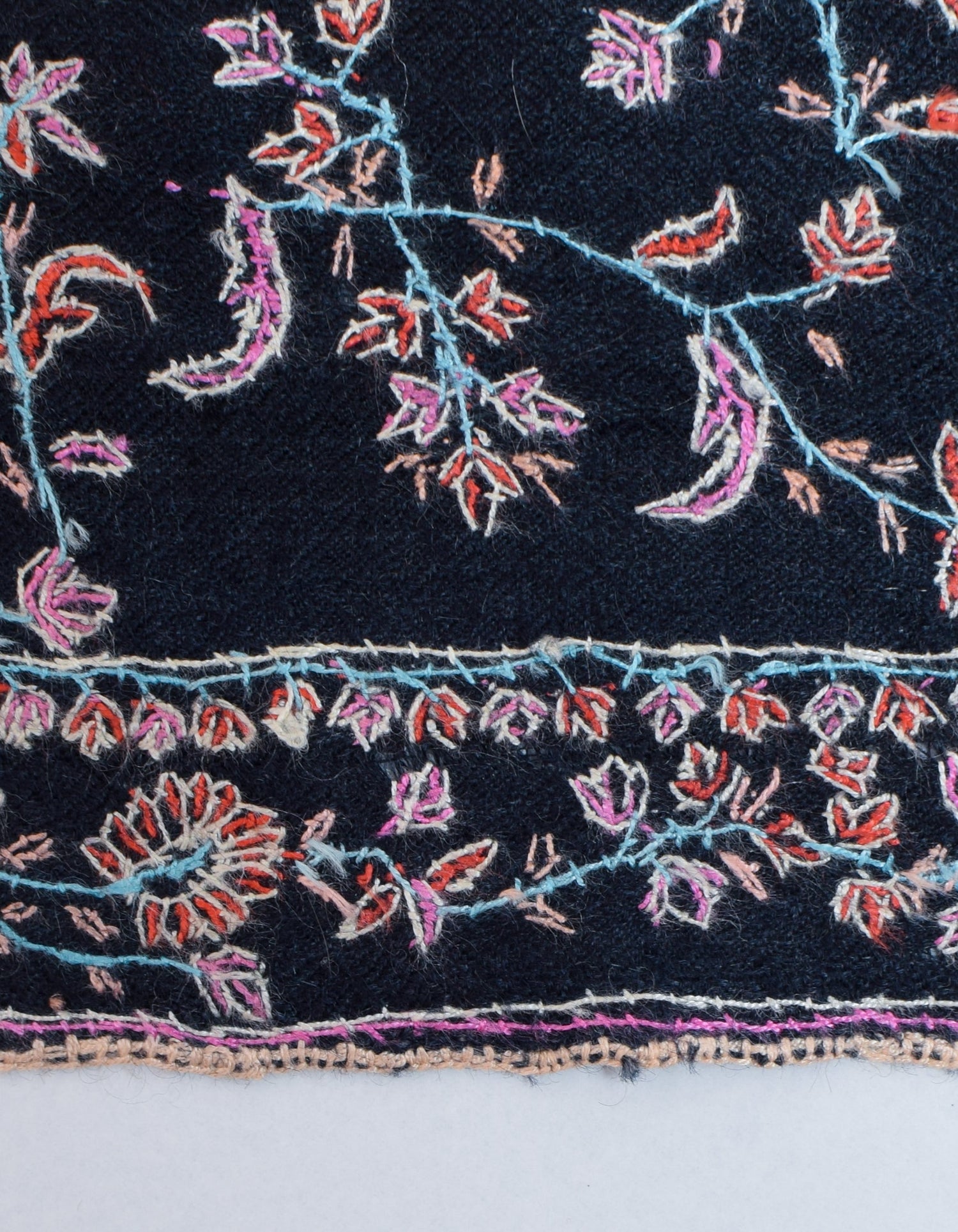 Classic Black Handwoven Coloured Sozni Jaali Embroidered Cashmere Pashmina Stole - Kashmir Box