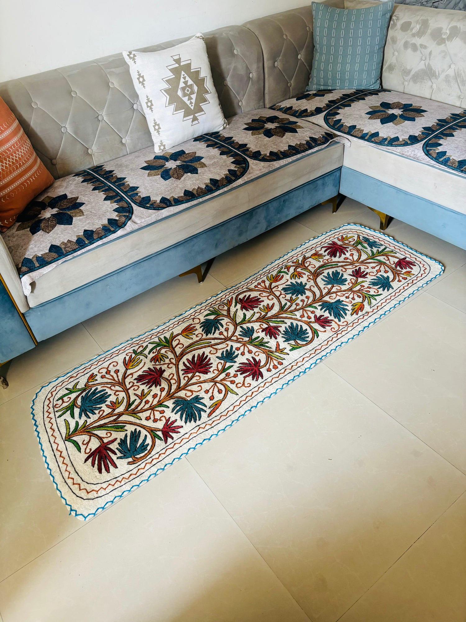 Namdah Rugs Buy Kashmiri Namda Rugs with Traditional Chinar Aari Embroidery|Kashmir Box
