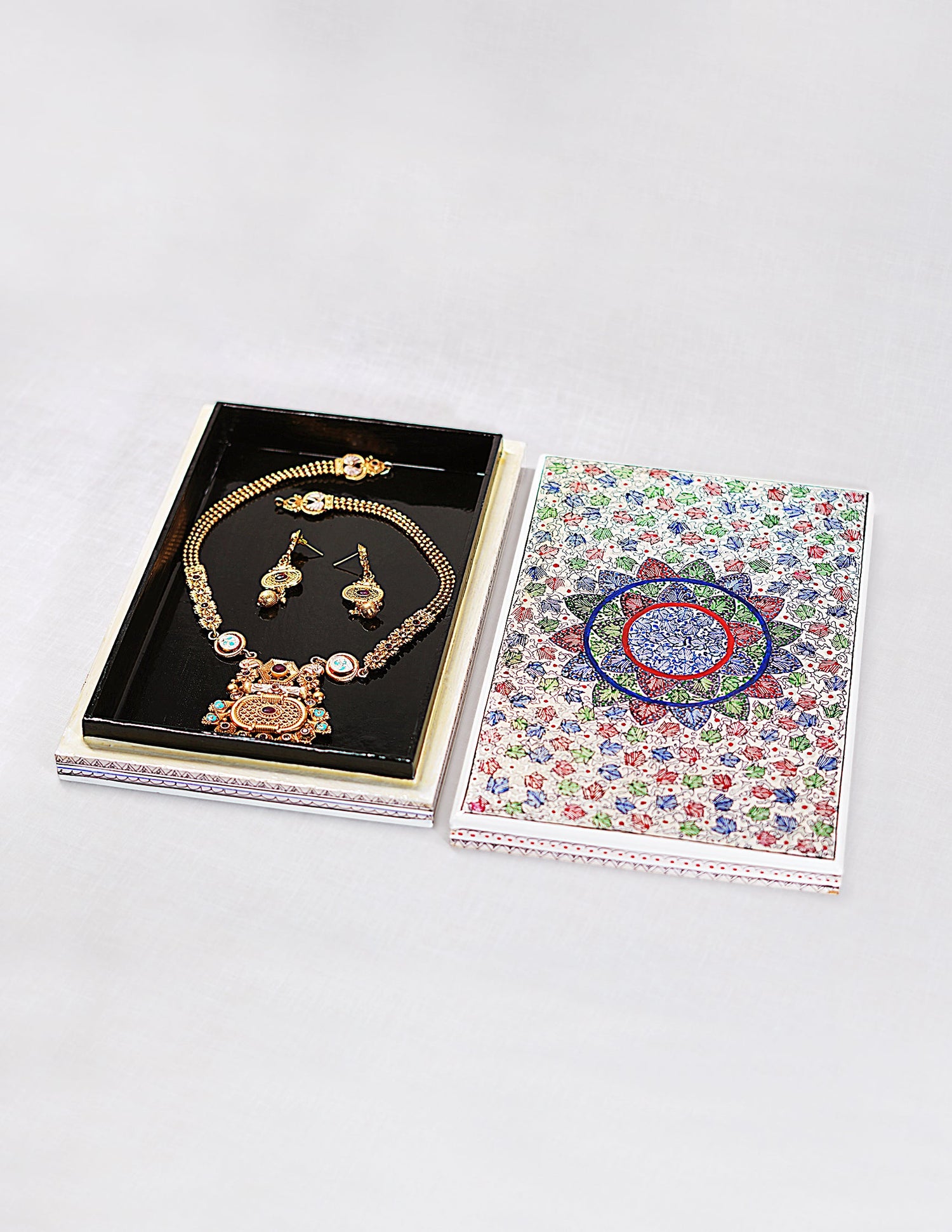 Papier-Mâché Flat Box — Hand-Painted Design | 16.5 cm (L) × 25.5 cm (B) × 3.5 cm (H)