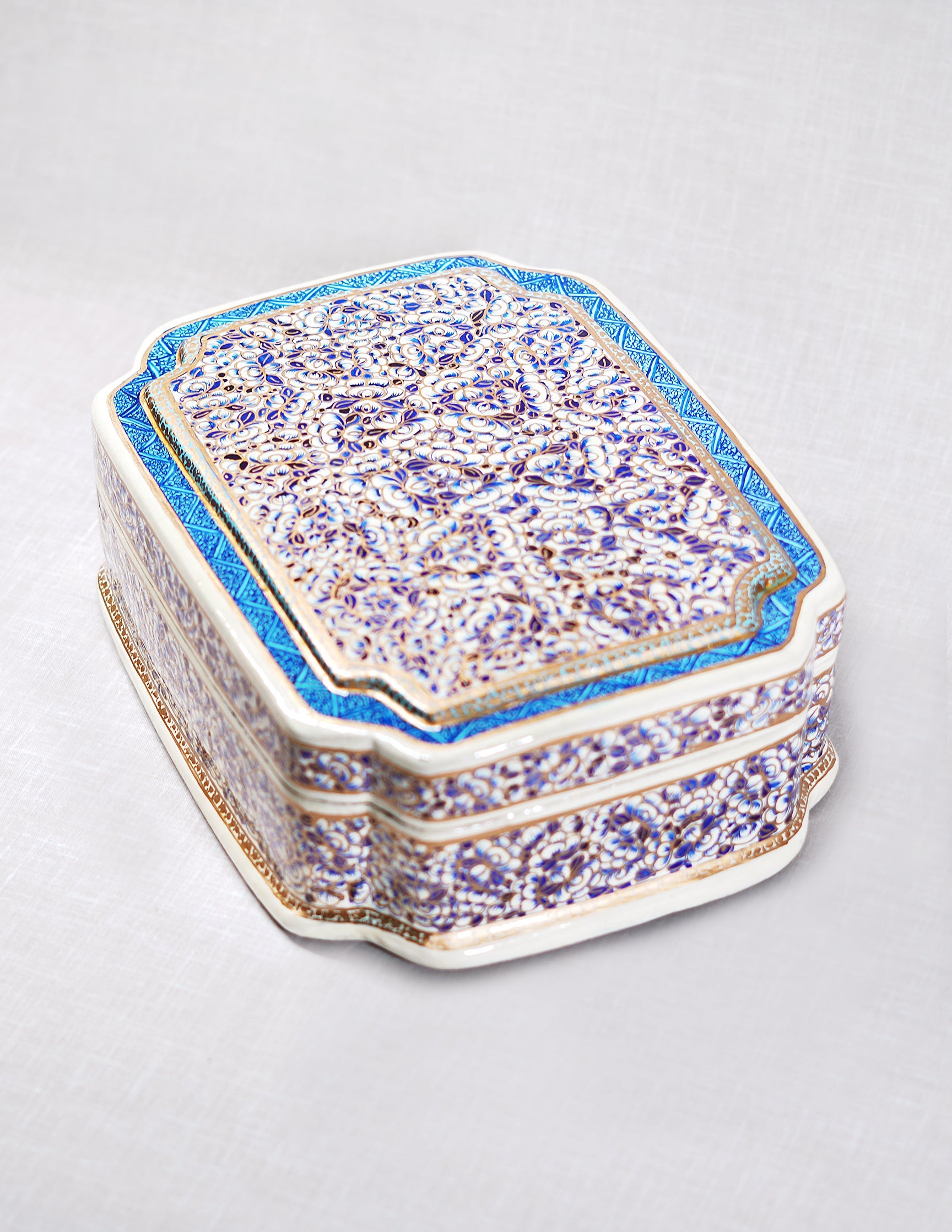Papier-Mâché Storage Box — Hand-Painted Design | 16 cm (L) × 21 cm (B) × 7 cm (H)