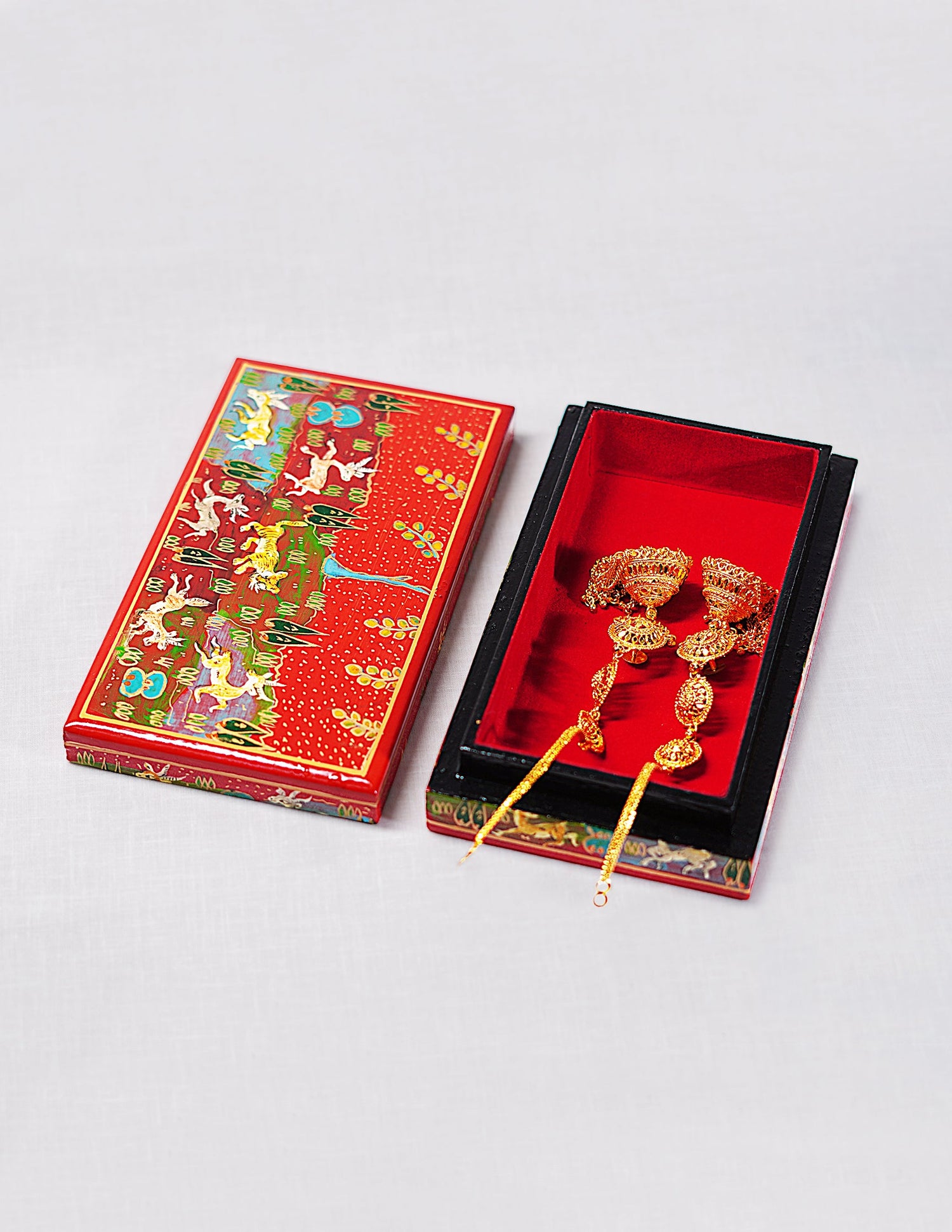 Papier-Mâché Flat Box — Hand-Painted Design | 10 cm (L) × 17.5 cm (B) × 3.5 cm (H)