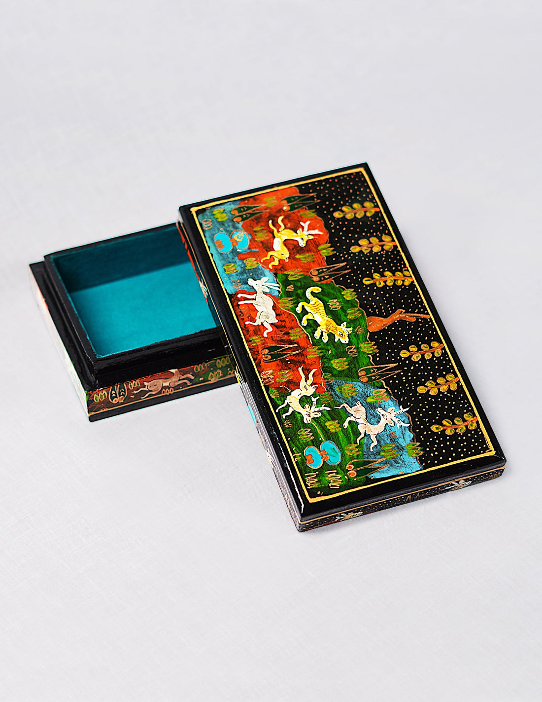 Papier-Mâché Flat Box — Hand-Painted Design | 10 cm (L) × 17.5 cm (B) × 3.5 cm (H)