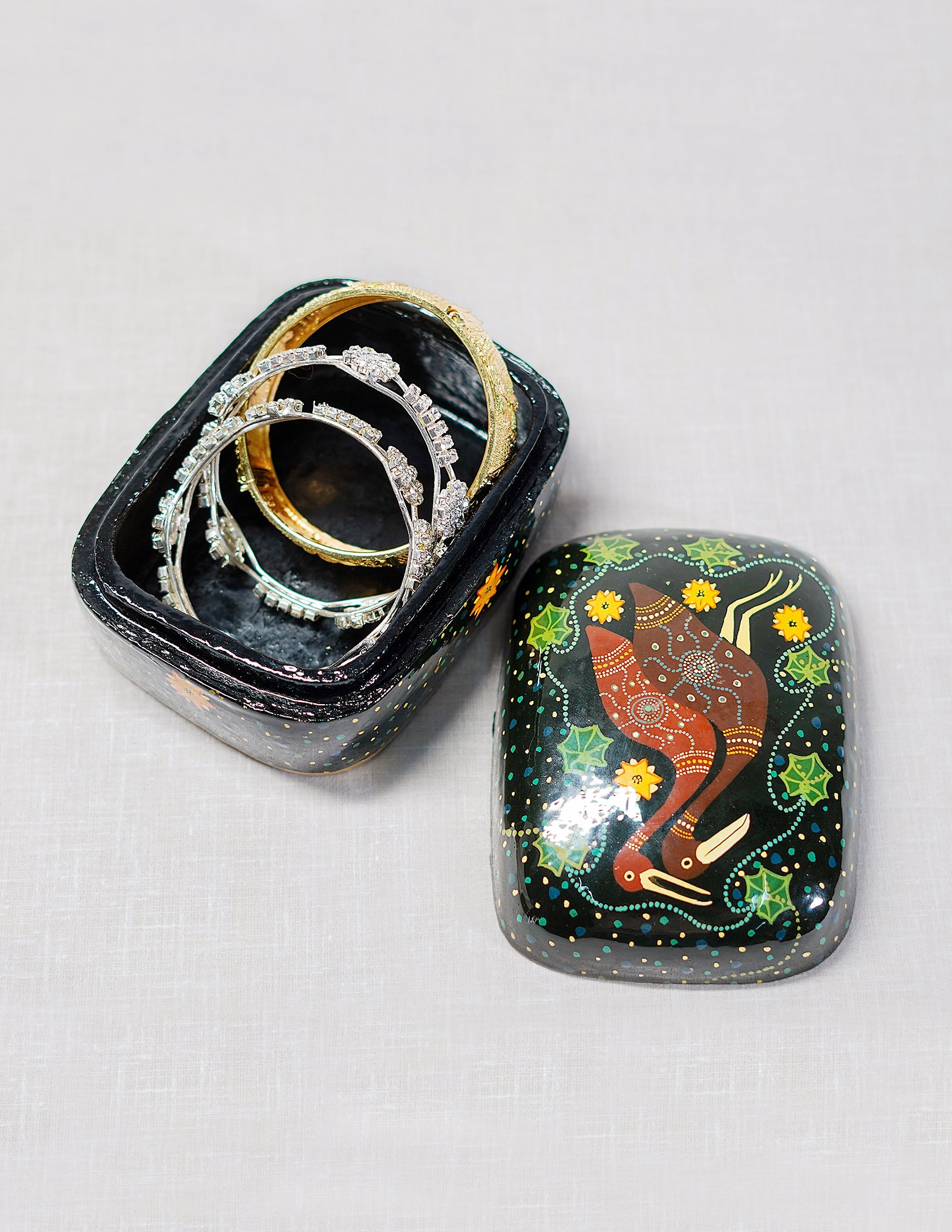 Papier-Mâché Trinket Box — Hand-Painted Design | 8.5 cm (L) × 11.5 cm (B) × 5.5 cm (H)