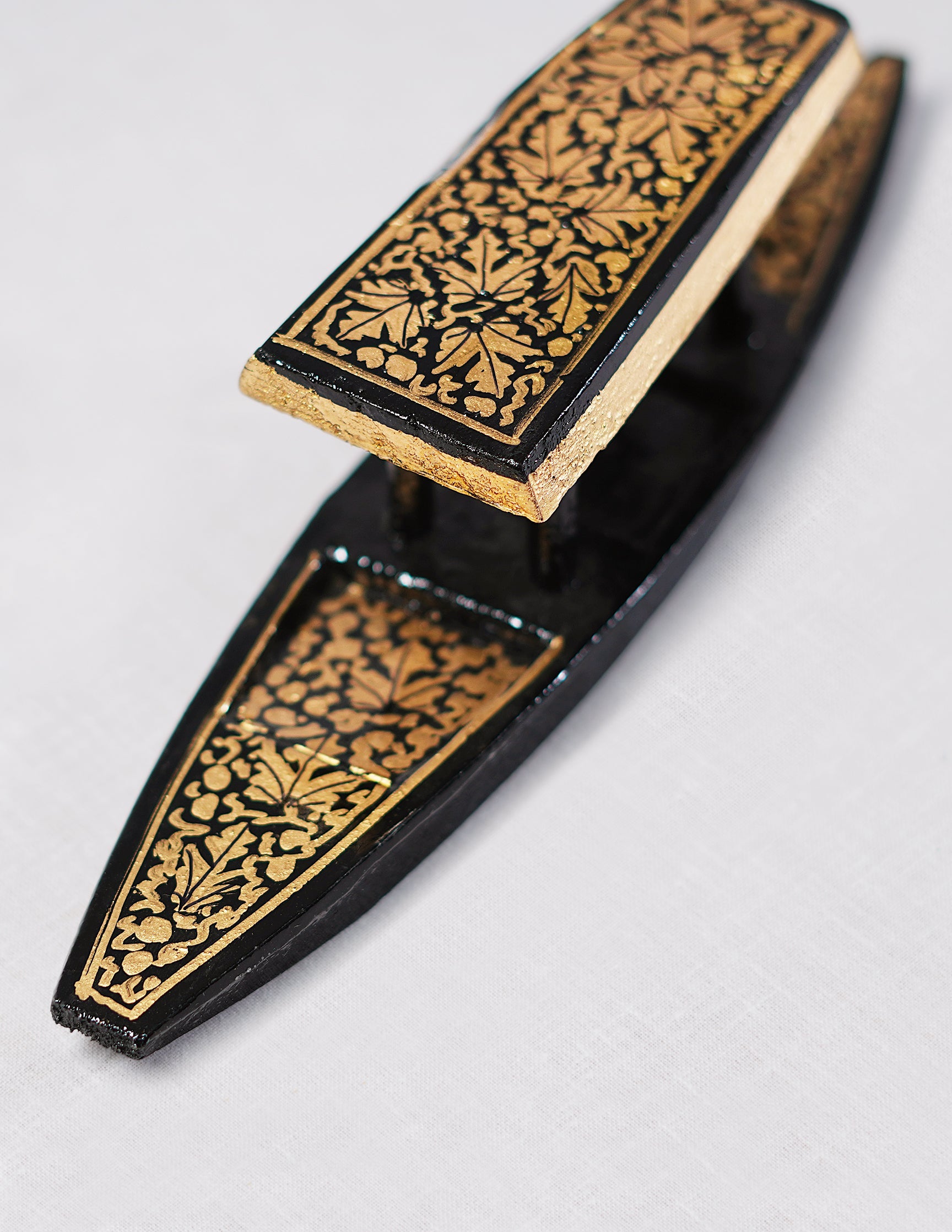 Papier-Mâché Decorative Shikara — Hand-Painted Design | 4 cm (L) × 21 cm (B) × 5.5 cm (H)